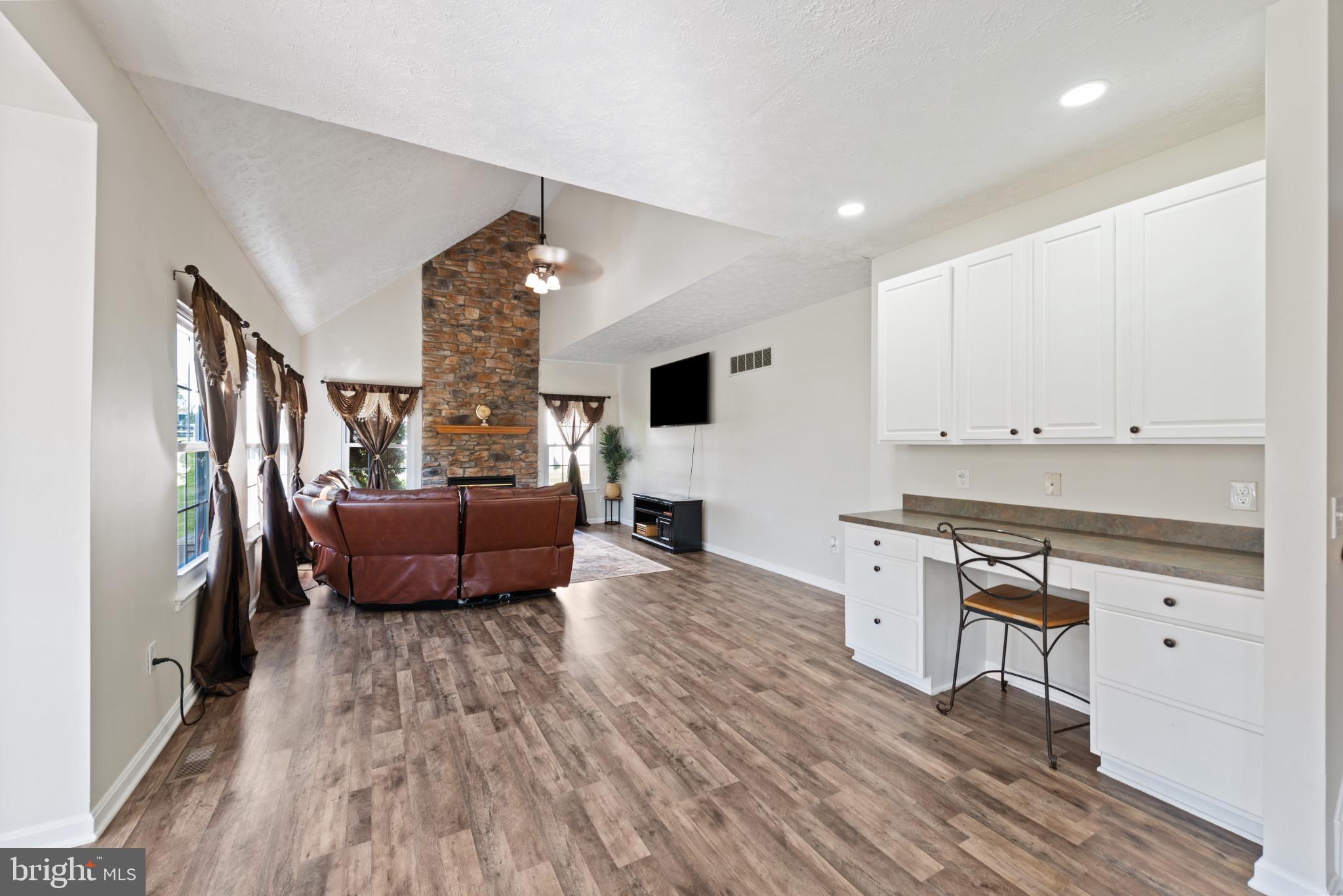 MANCHESTER FARMS - Residential