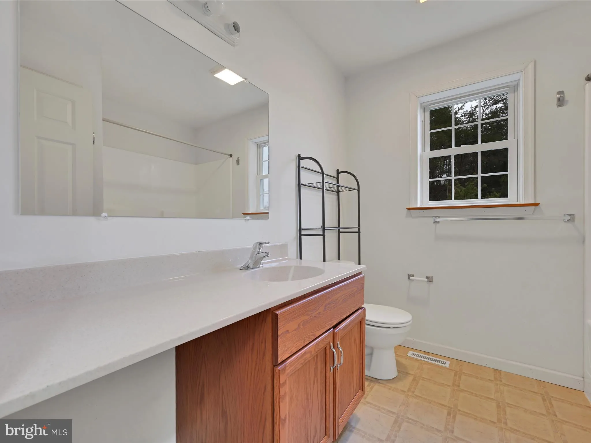 Auburn, Pennsylvania 17922, United States, 2 Bedrooms Bedrooms, ,2 BathroomsBathrooms,Residential,Pending,108157