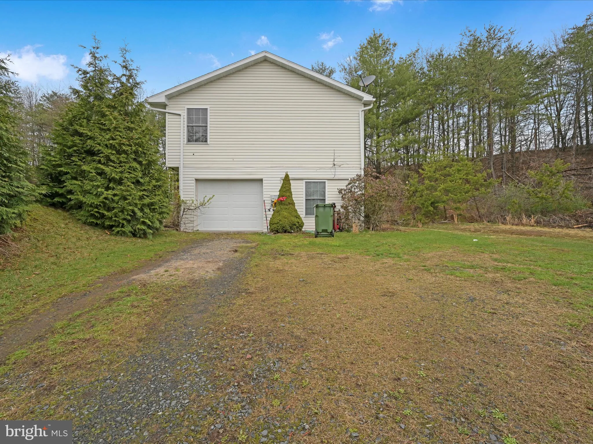 Auburn, Pennsylvania 17922, United States, 2 Bedrooms Bedrooms, ,2 BathroomsBathrooms,Residential,Pending,108157