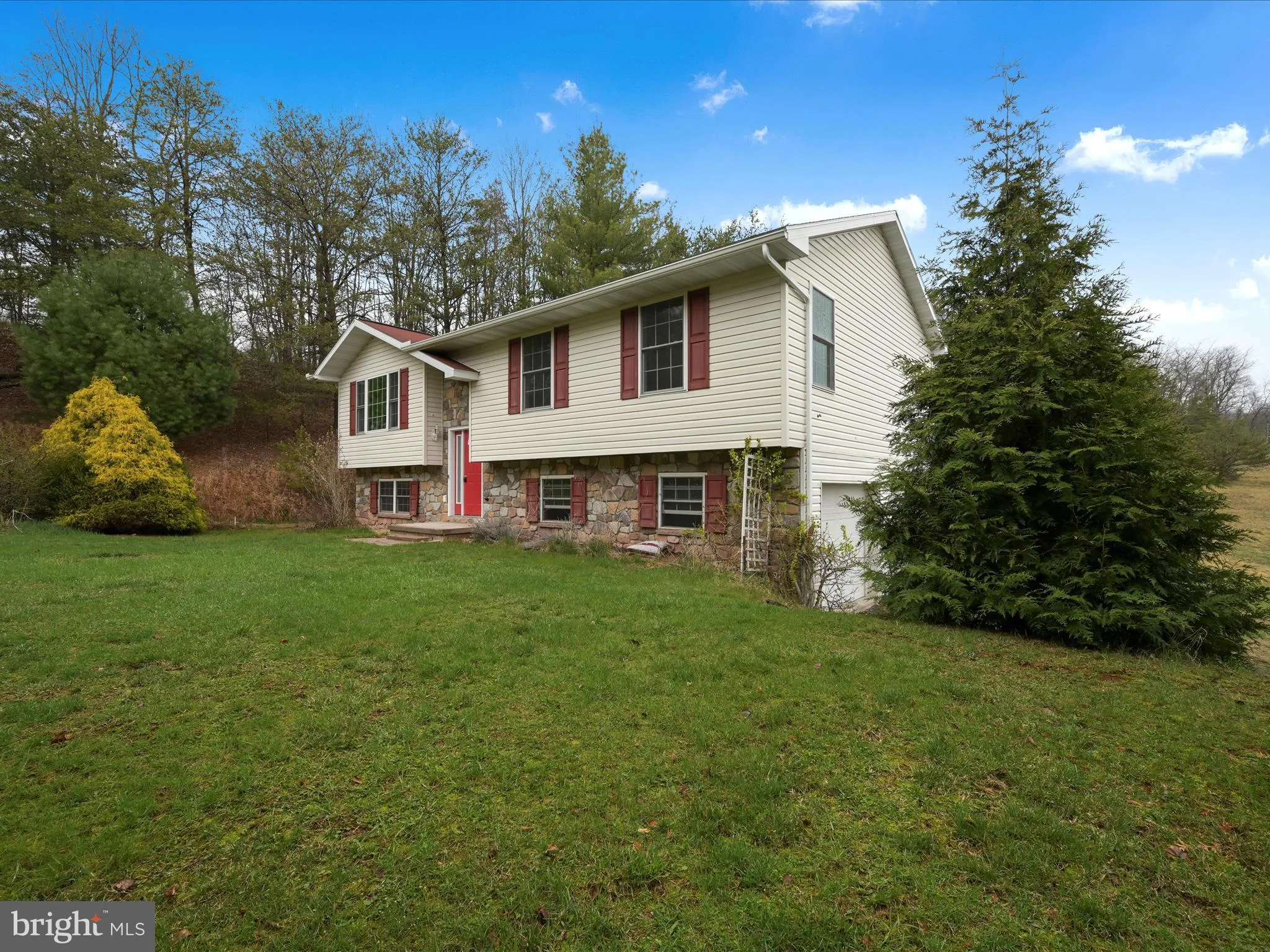 Auburn, Pennsylvania 17922, United States, 2 Bedrooms Bedrooms, ,2 BathroomsBathrooms,Residential,Pending,108157