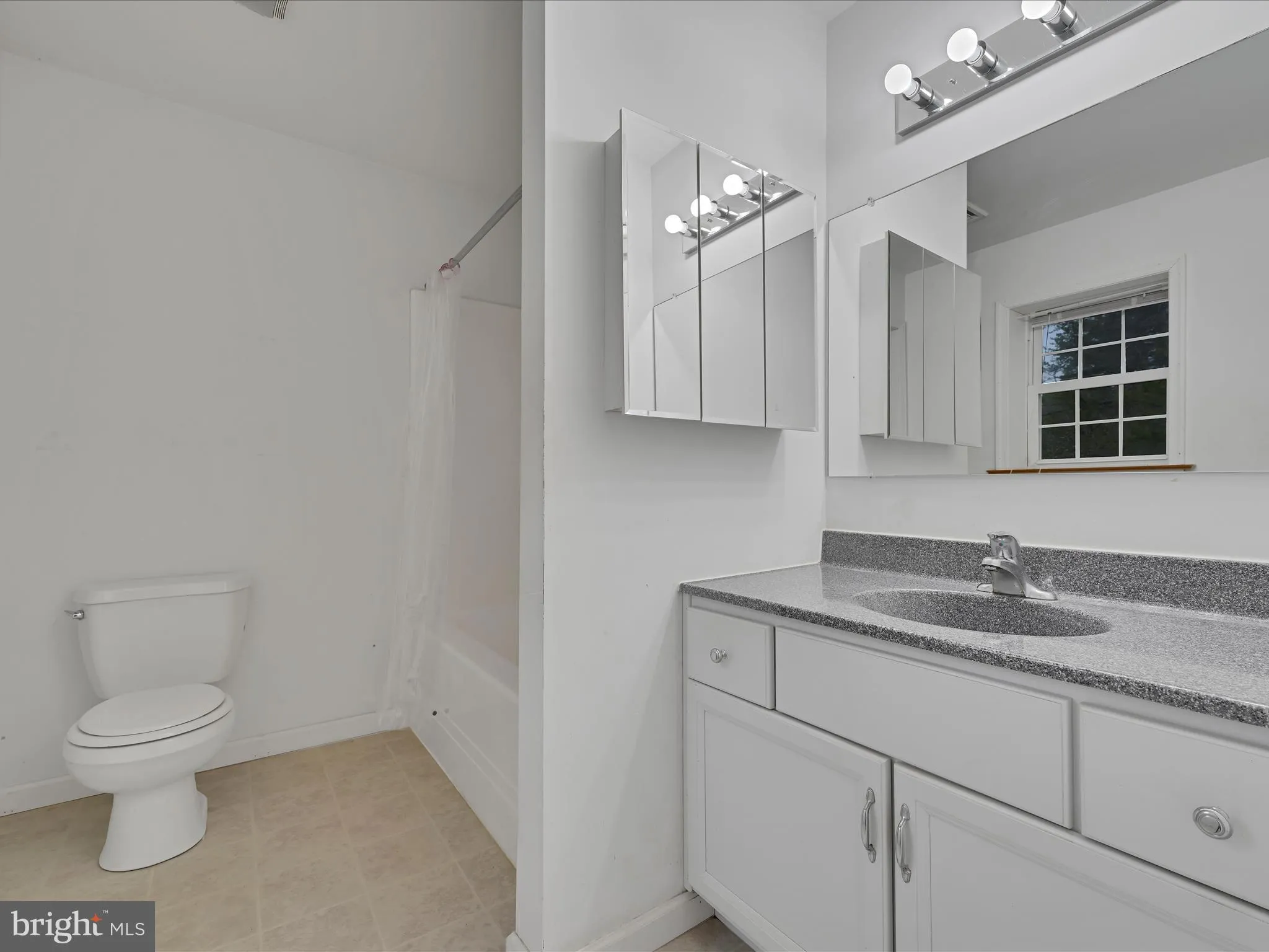 Auburn, Pennsylvania 17922, United States, 2 Bedrooms Bedrooms, ,2 BathroomsBathrooms,Residential,Pending,108157