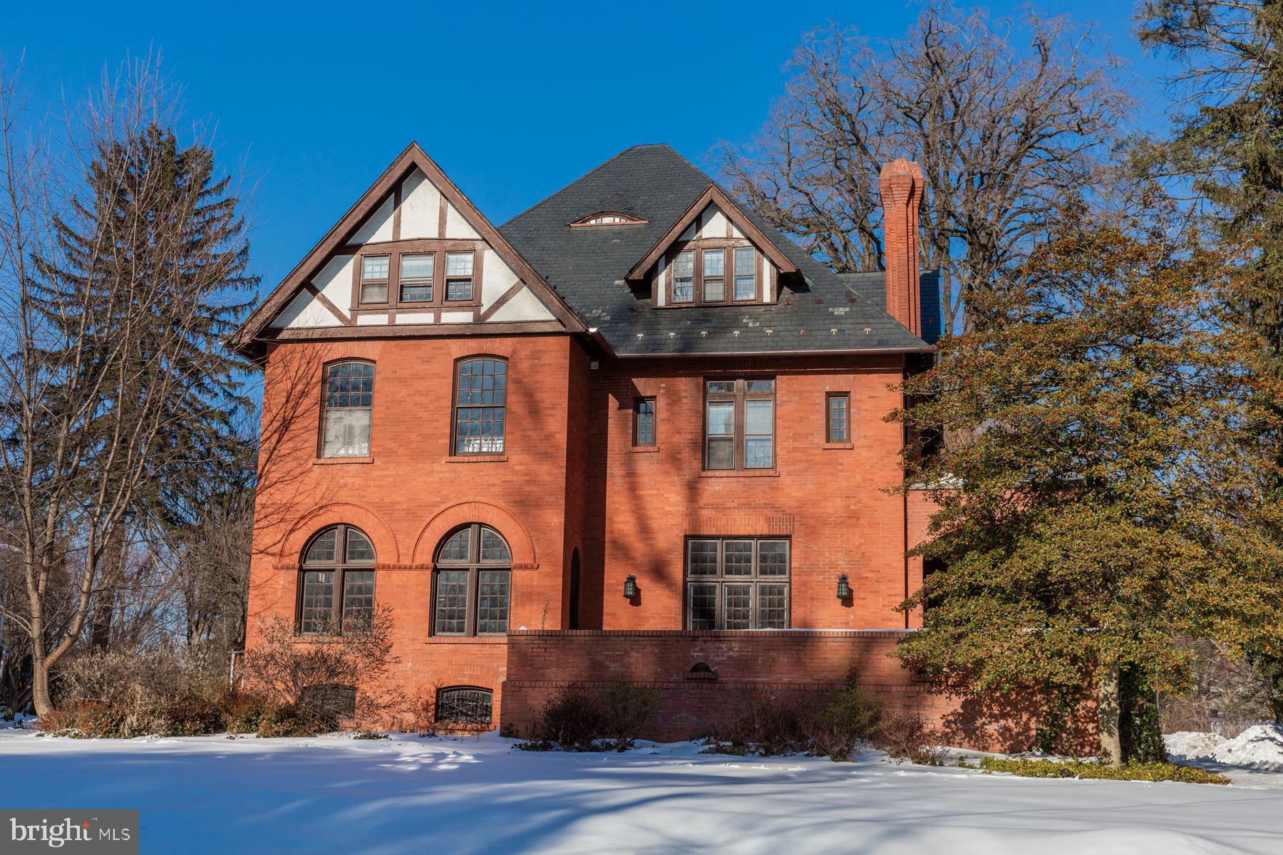 1021 MARIETTA AVENUE