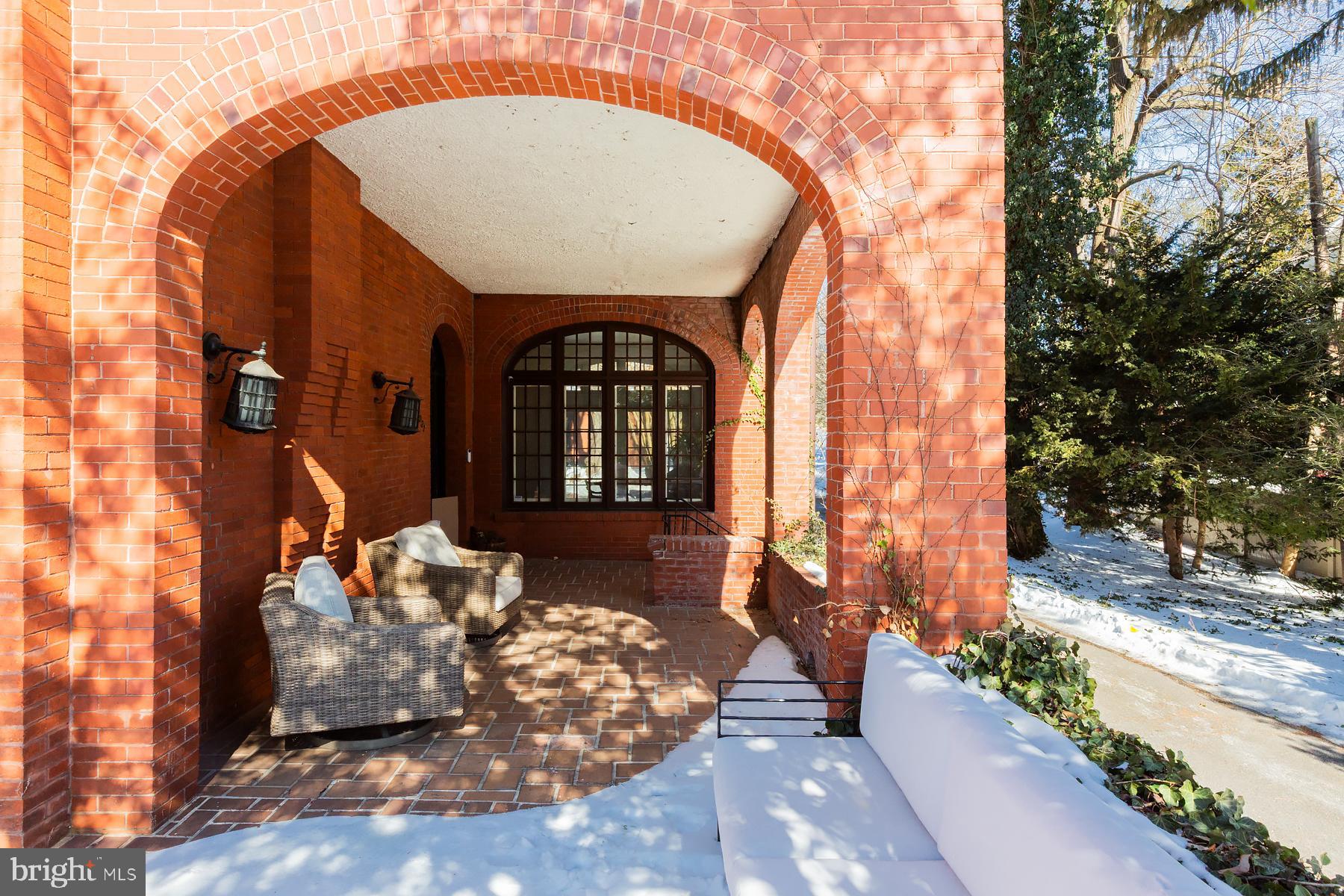 1021 MARIETTA AVENUE