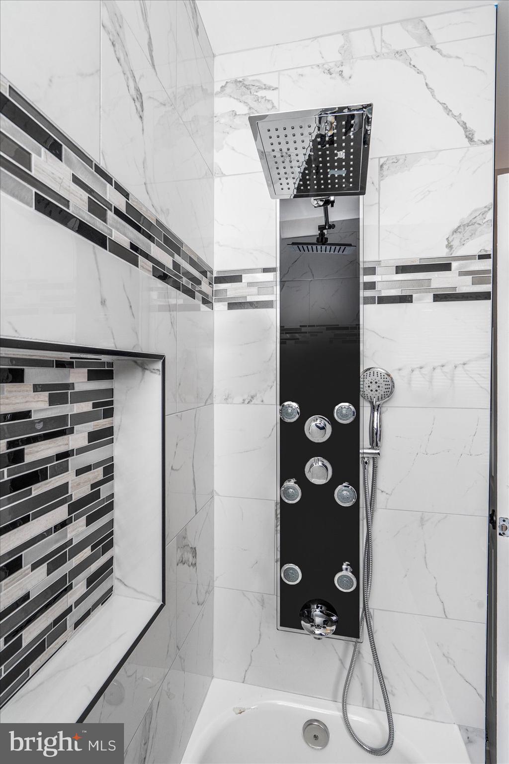 NORTHWOOD - Residential