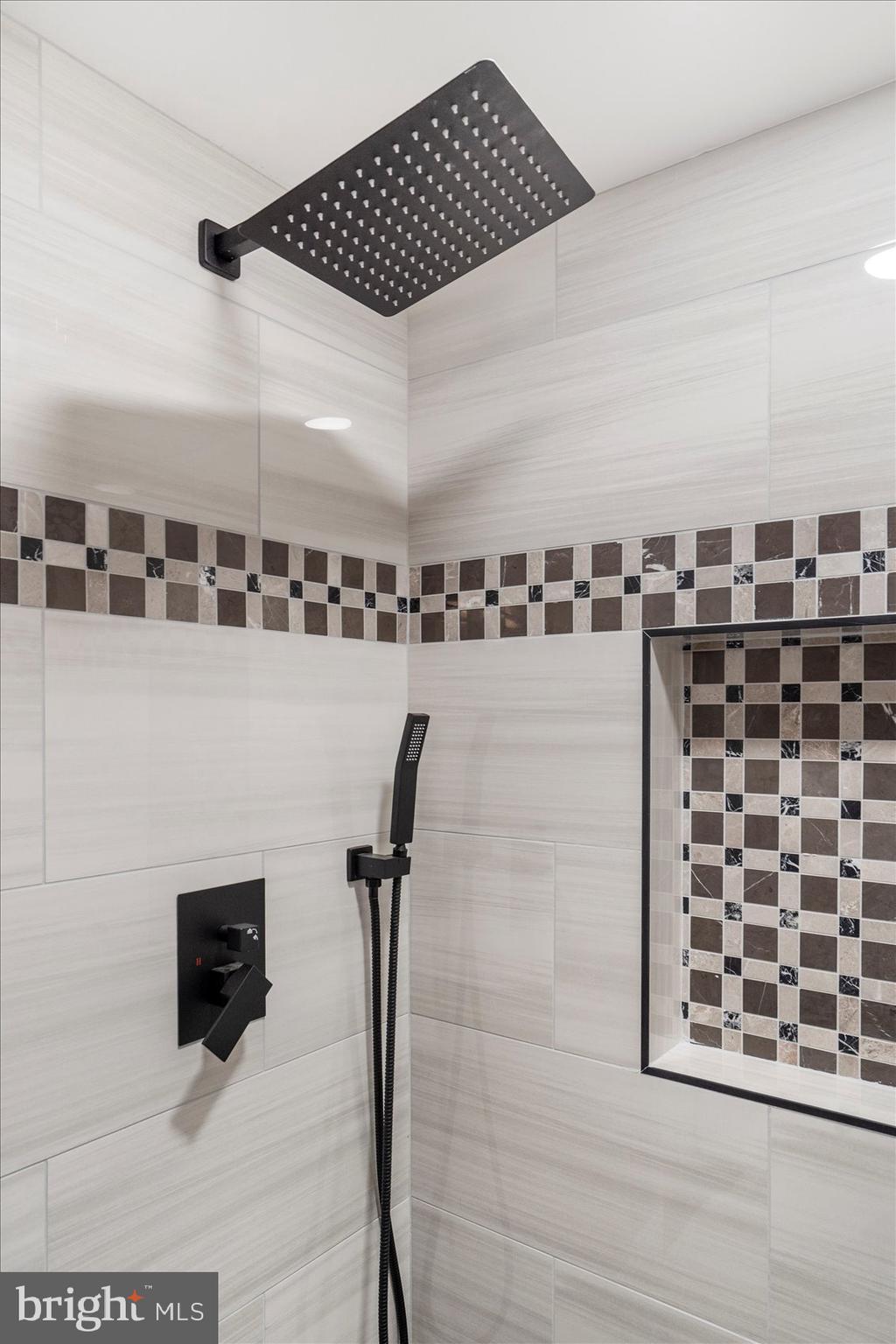 NORTHWOOD - Residential