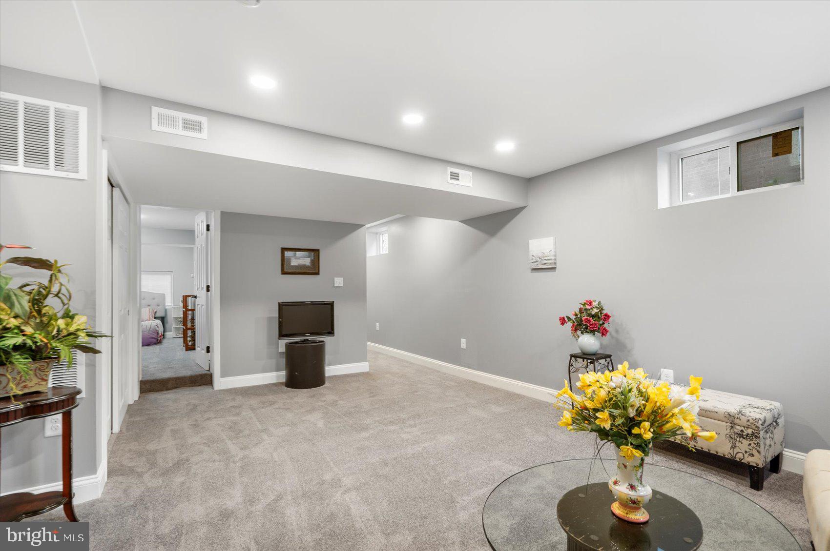 NORTHWOOD - Residential