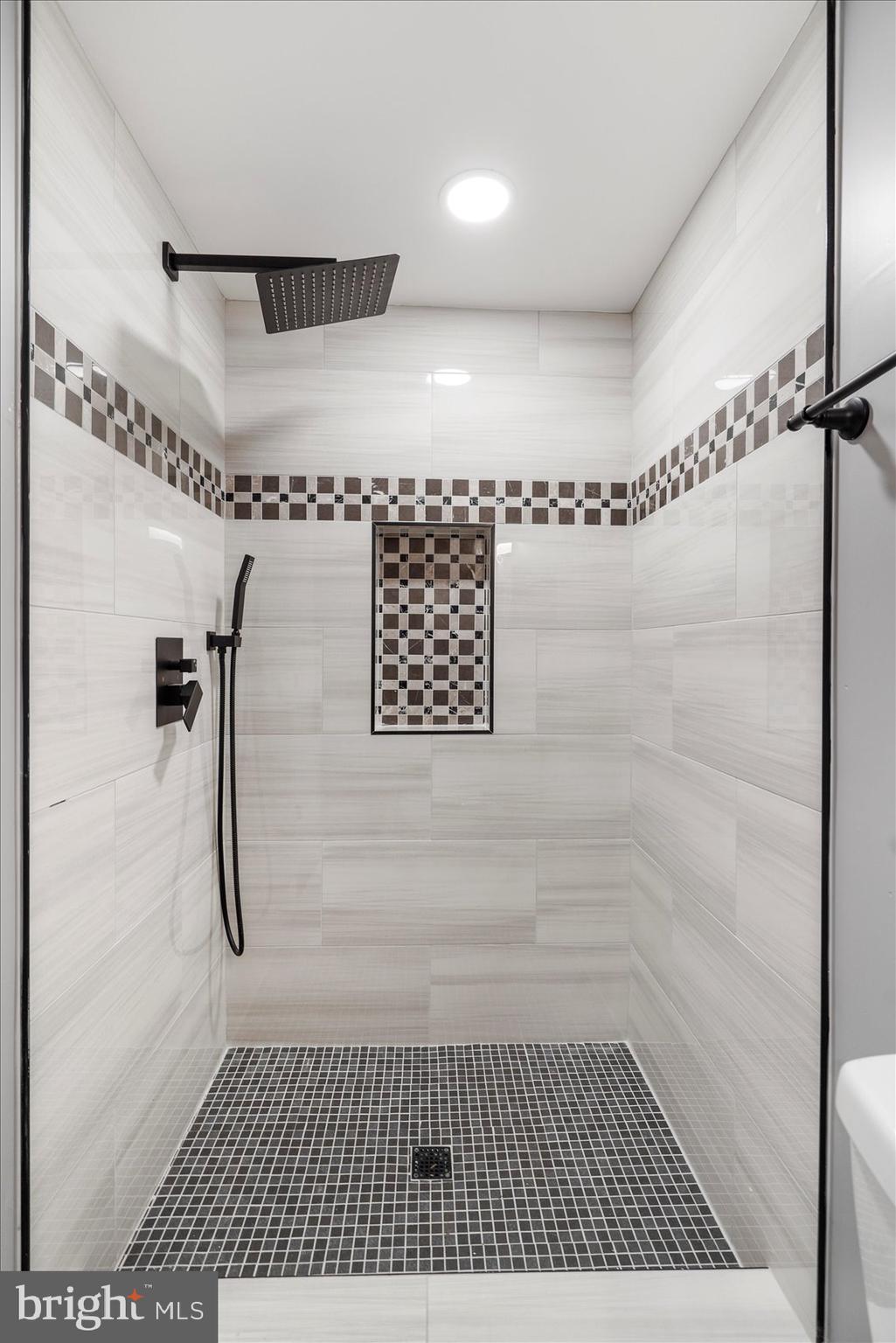 NORTHWOOD - Residential