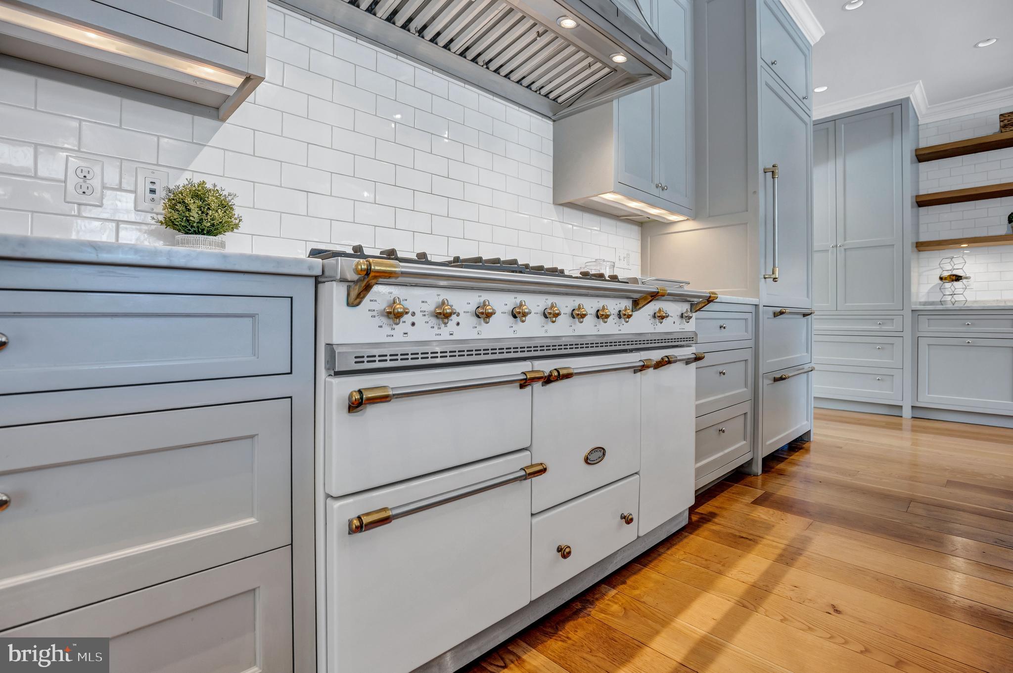 BRADLEY WOODS - Residential