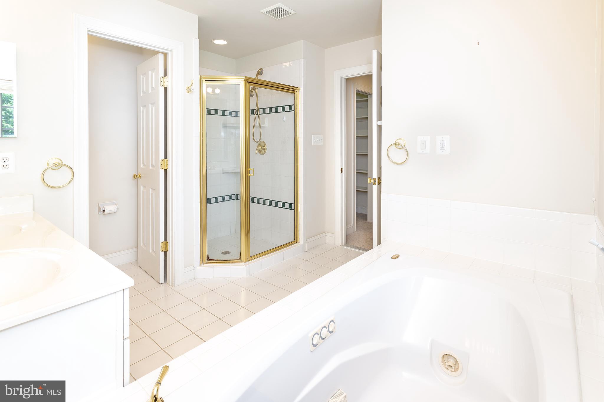 CHESTERBROOK WOODS - Residential Lease