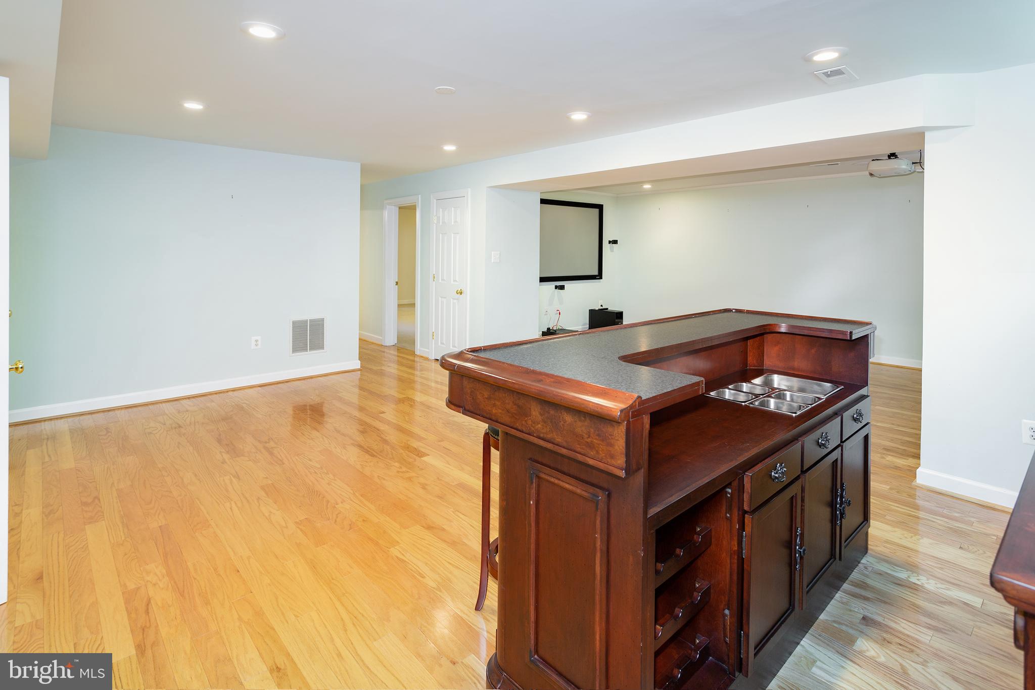 CHESTERBROOK WOODS - Residential Lease