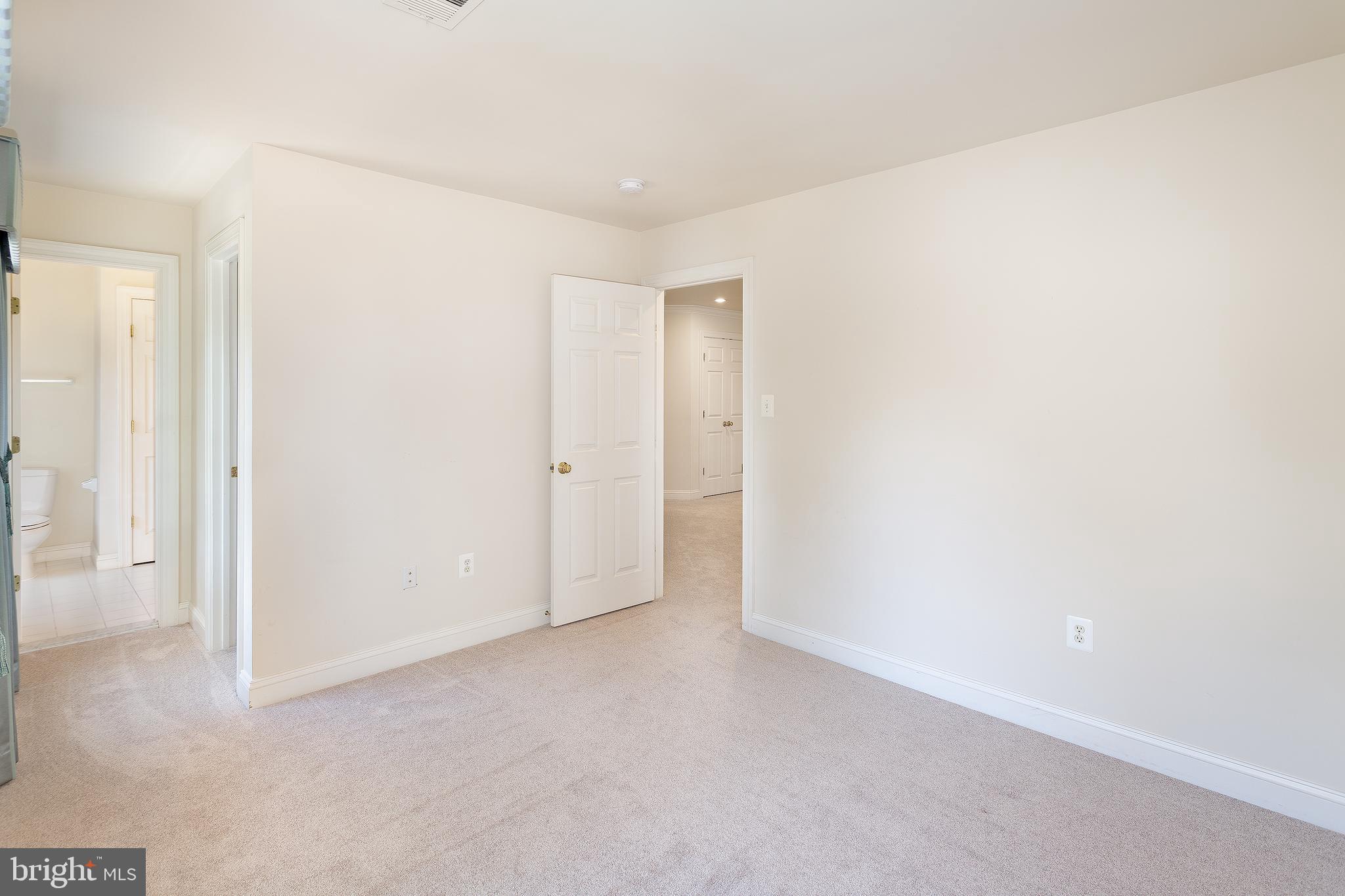 CHESTERBROOK WOODS - Residential Lease