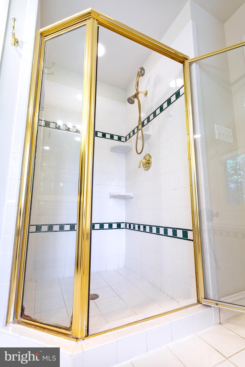 CHESTERBROOK WOODS - Residential Lease