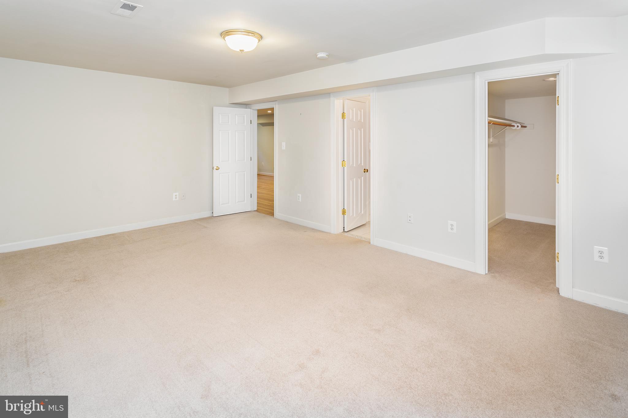 CHESTERBROOK WOODS - Residential Lease