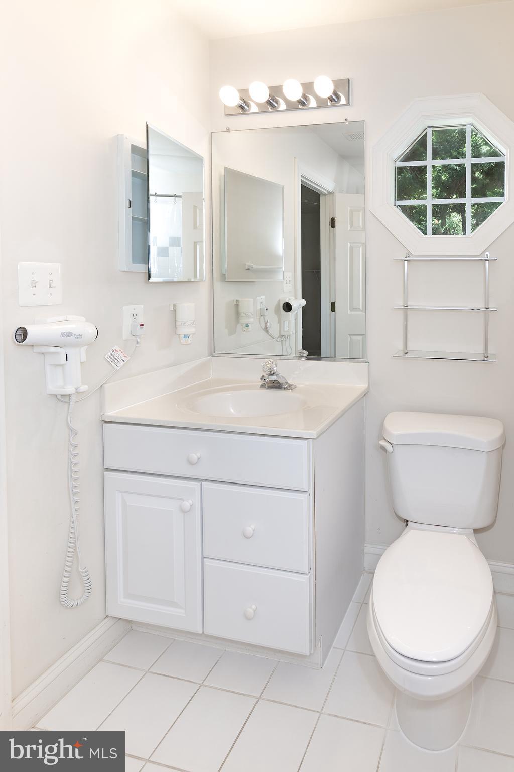 CHESTERBROOK WOODS - Residential Lease