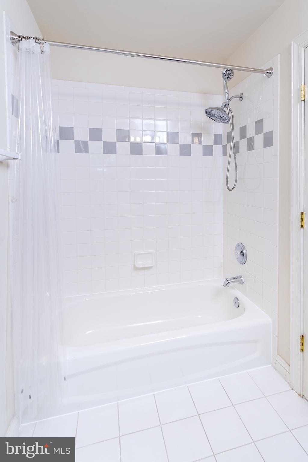 CHESTERBROOK WOODS - Residential Lease