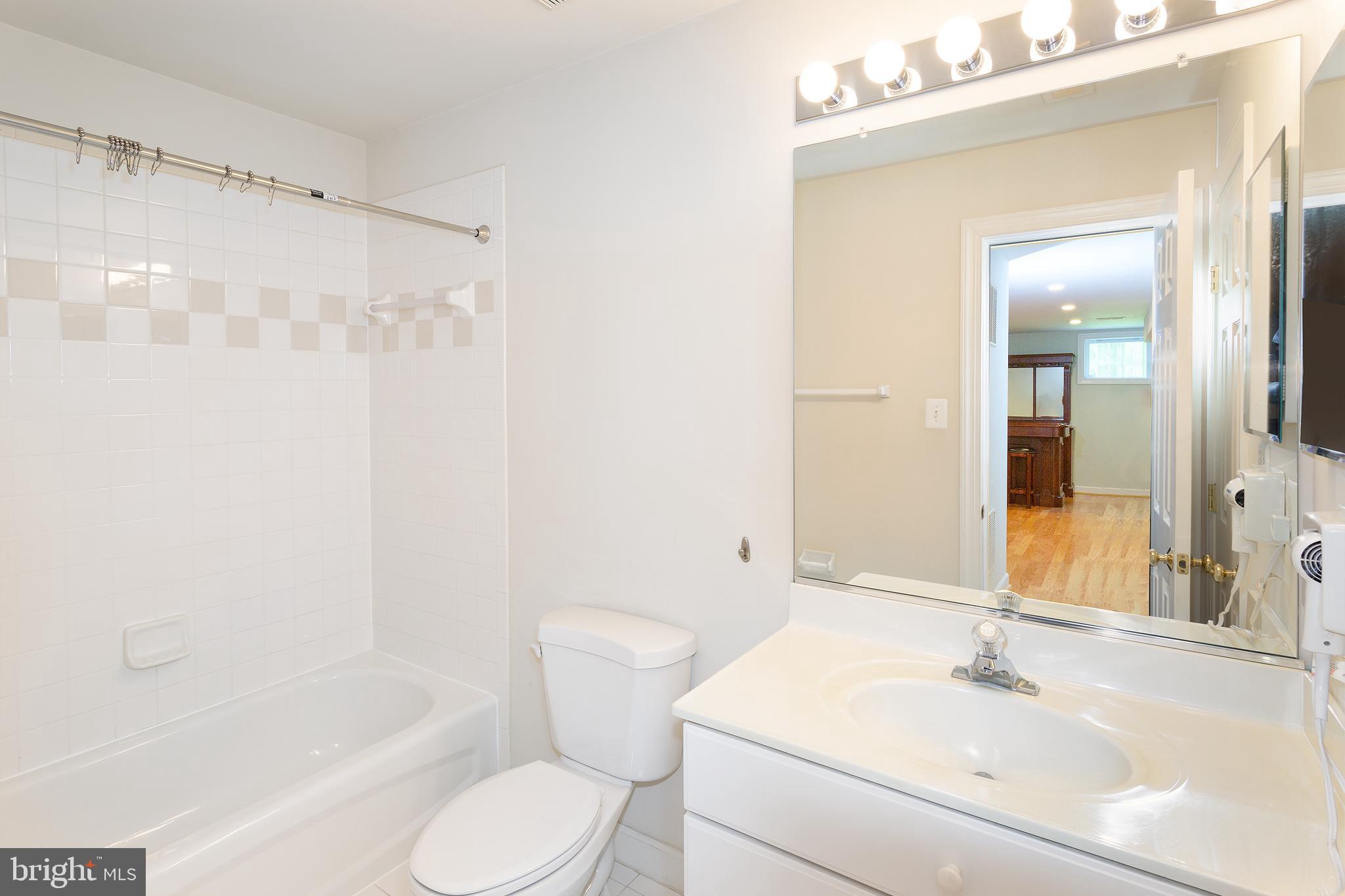 CHESTERBROOK WOODS - Residential Lease