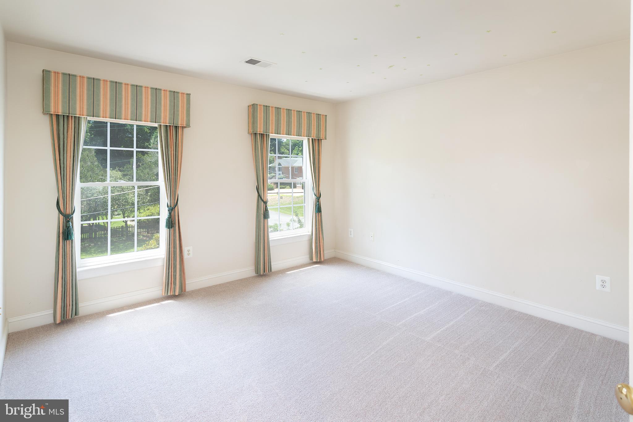 CHESTERBROOK WOODS - Residential Lease