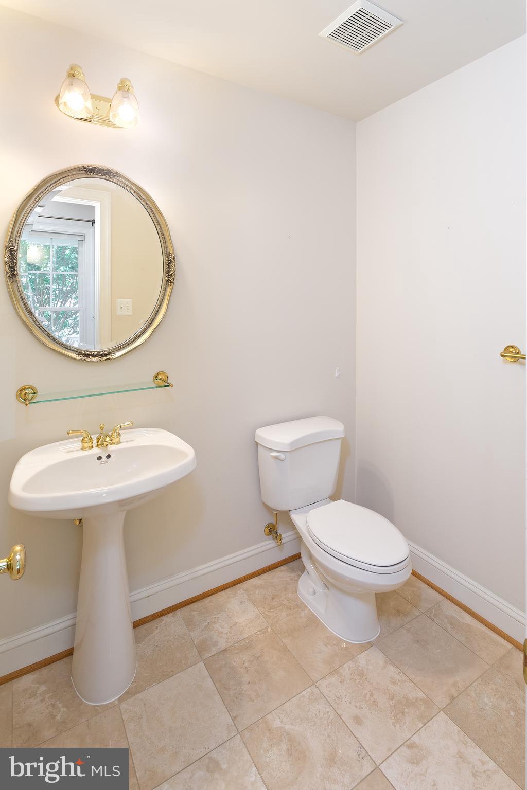 CHESTERBROOK WOODS - Residential Lease