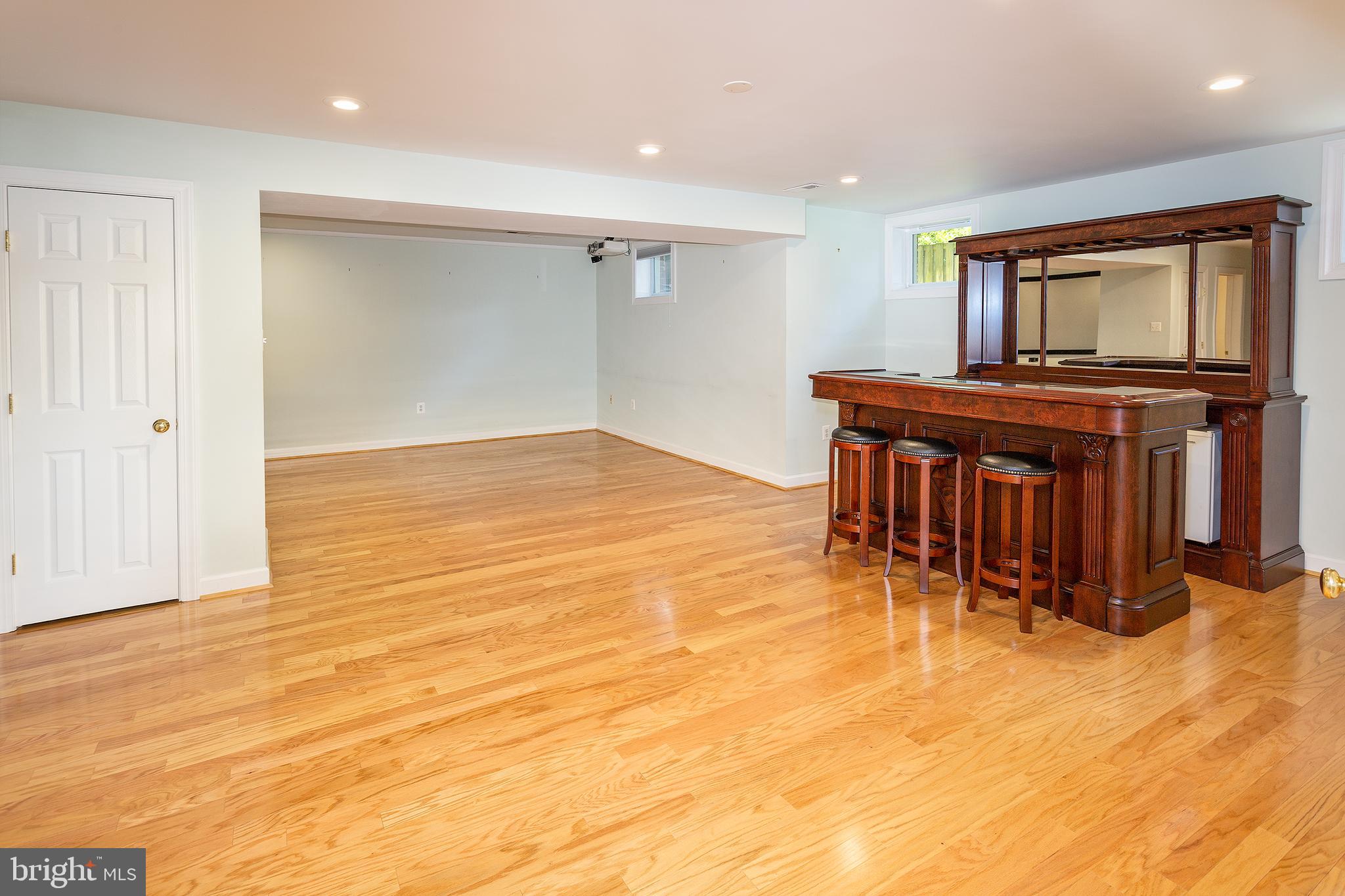 CHESTERBROOK WOODS - Residential Lease