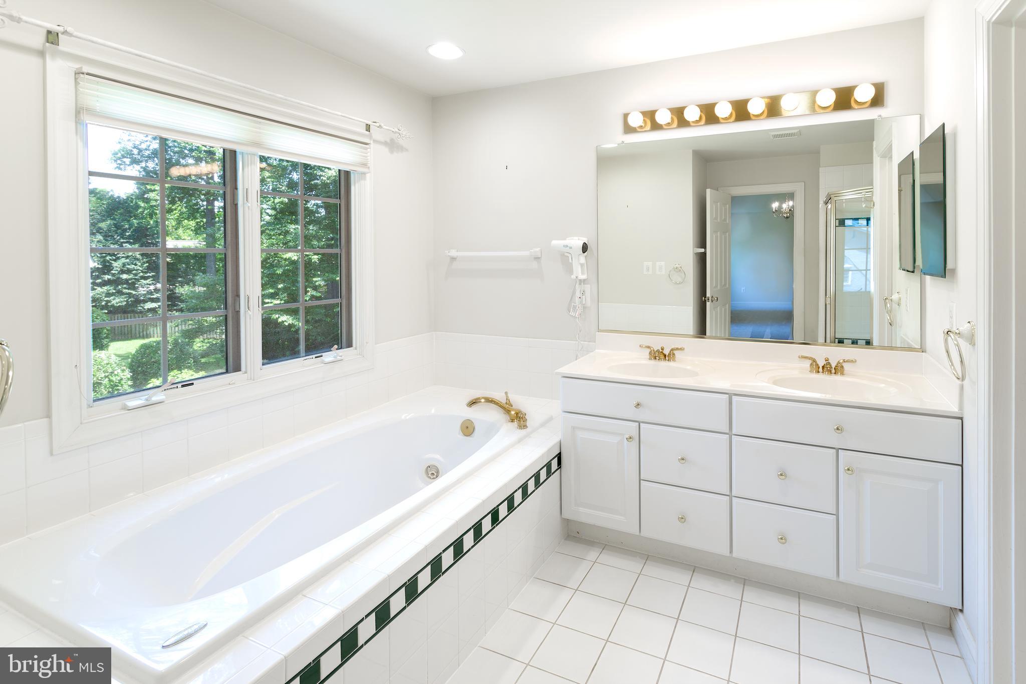 CHESTERBROOK WOODS - Residential Lease