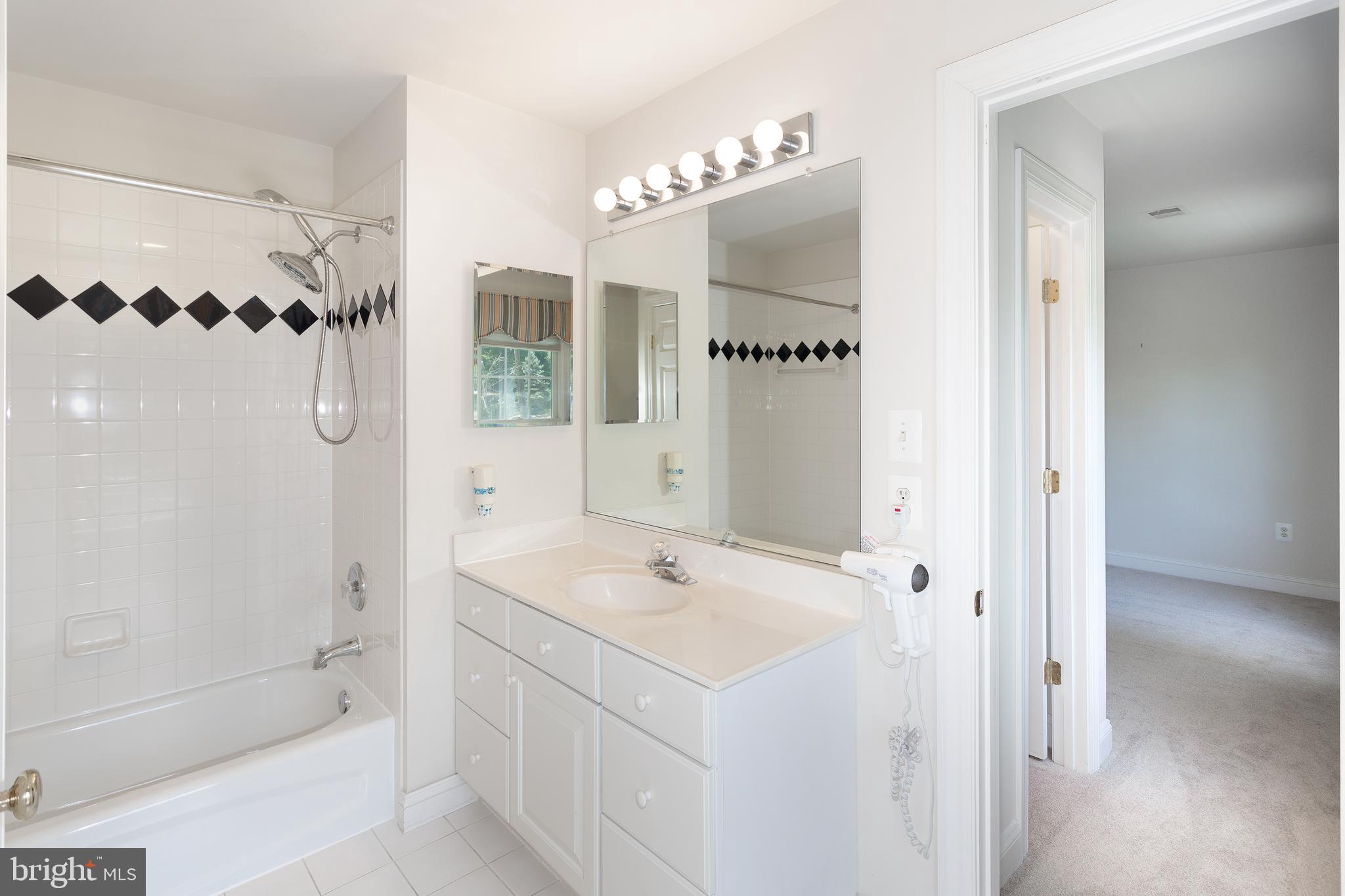 CHESTERBROOK WOODS - Residential Lease