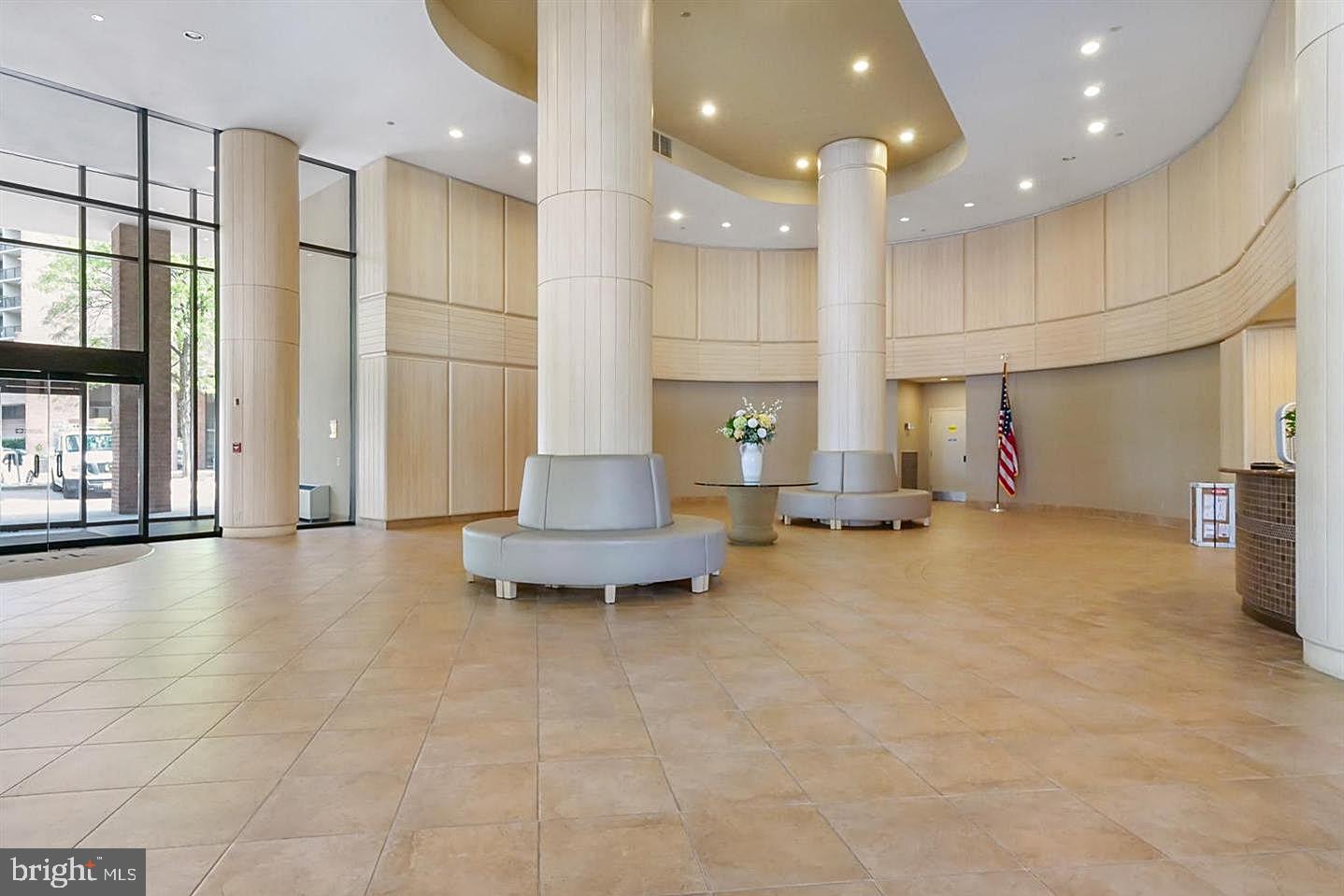 1805 CRYSTAL DRIVE 907S