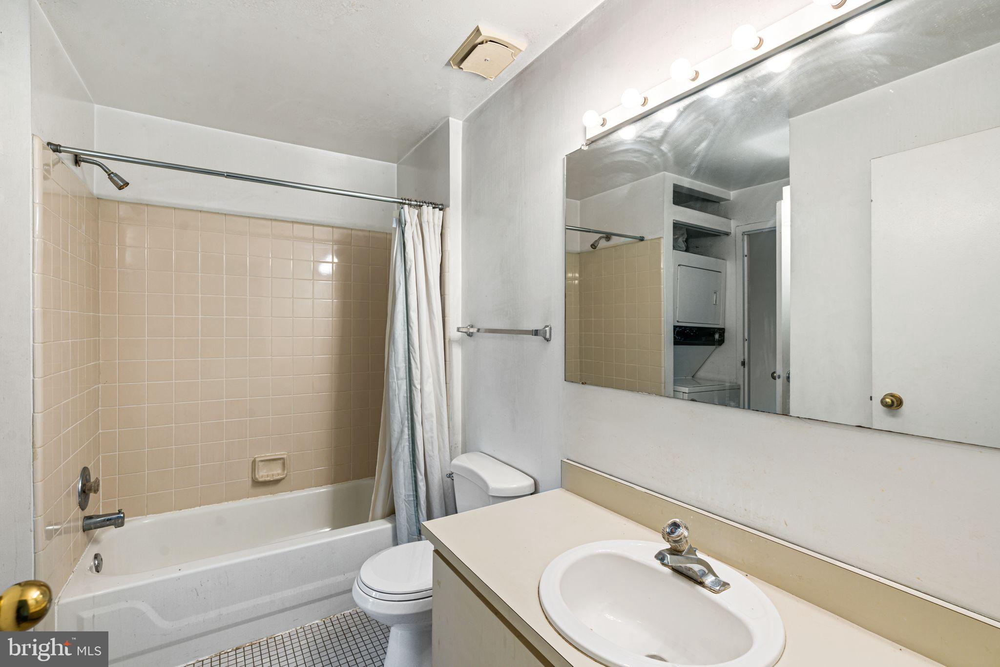 ART MUSEUM AREA - Residential