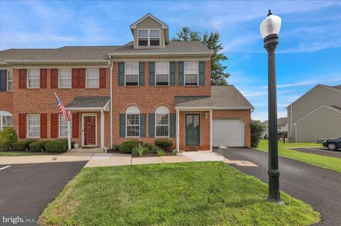 Homes For Sale - 17 Charlemont Court<br/> READING, PA 19607