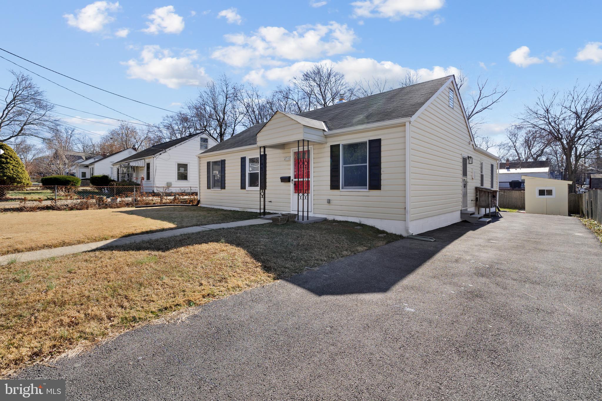 GLENMONT VILLAGE - Residential