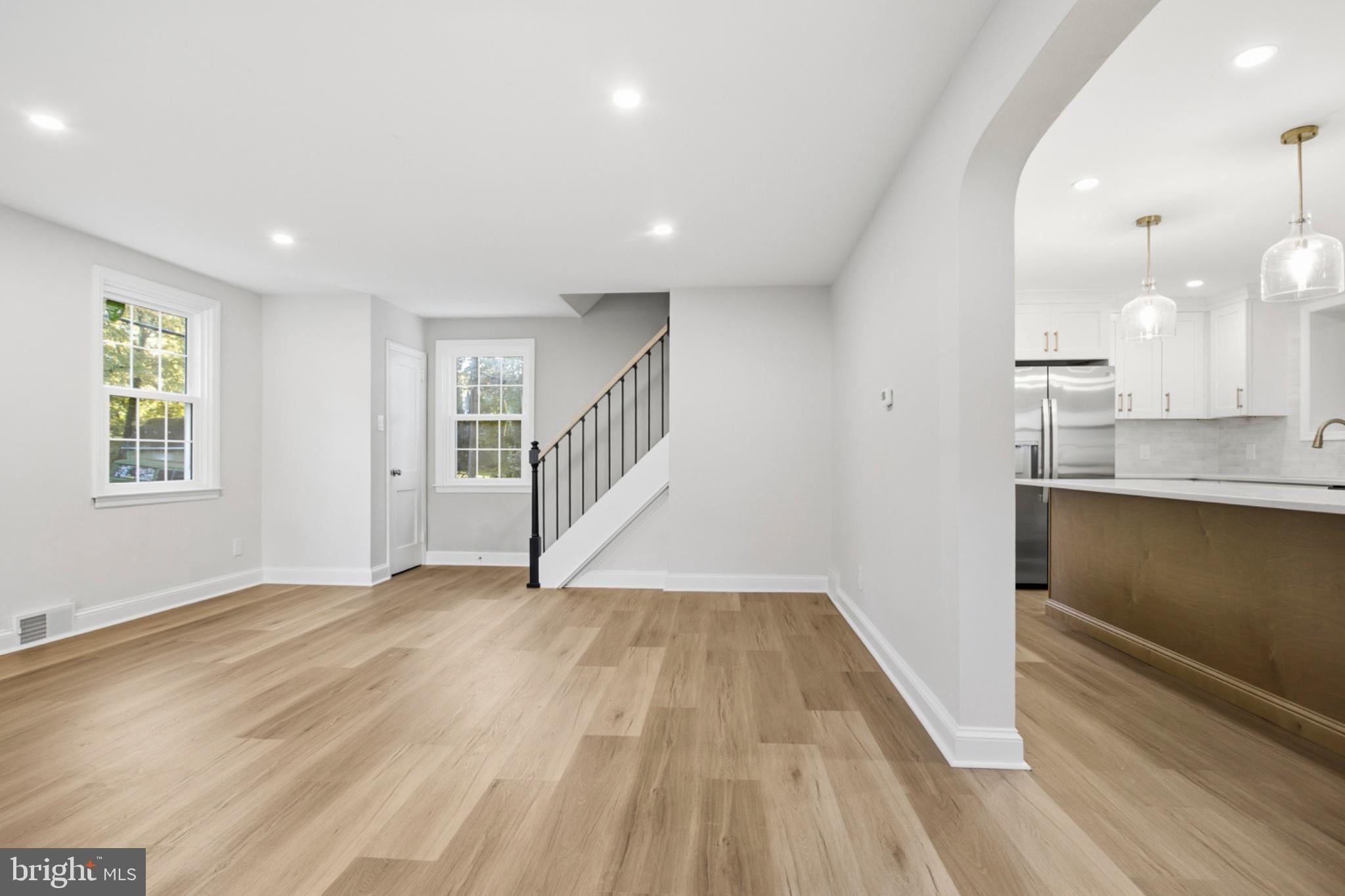 112 E THOMSON AVENUE