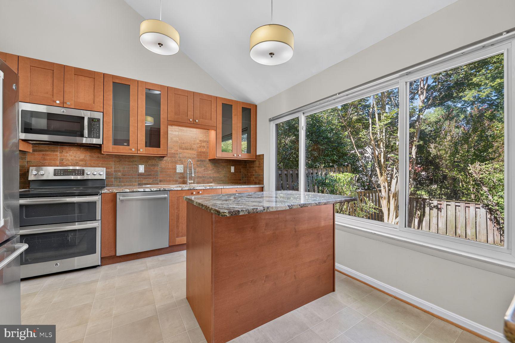 10903 KNIGHTS BRIDGE COURT