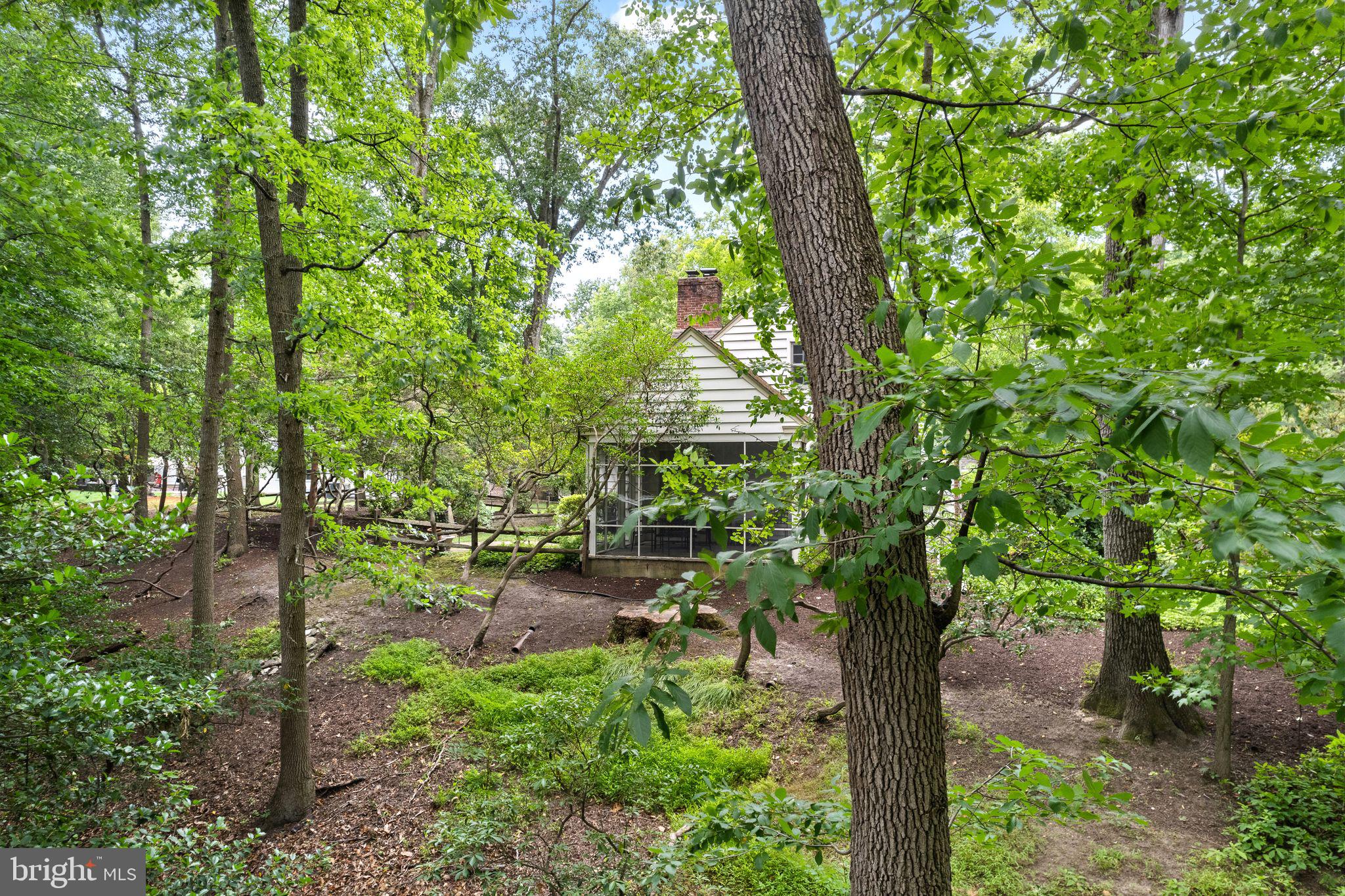 1233 FOLKESTONE WAY