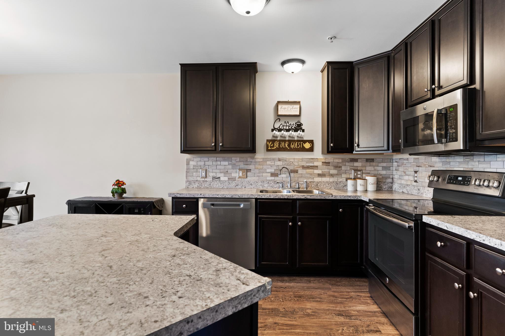 LOCUST RUN - Residential