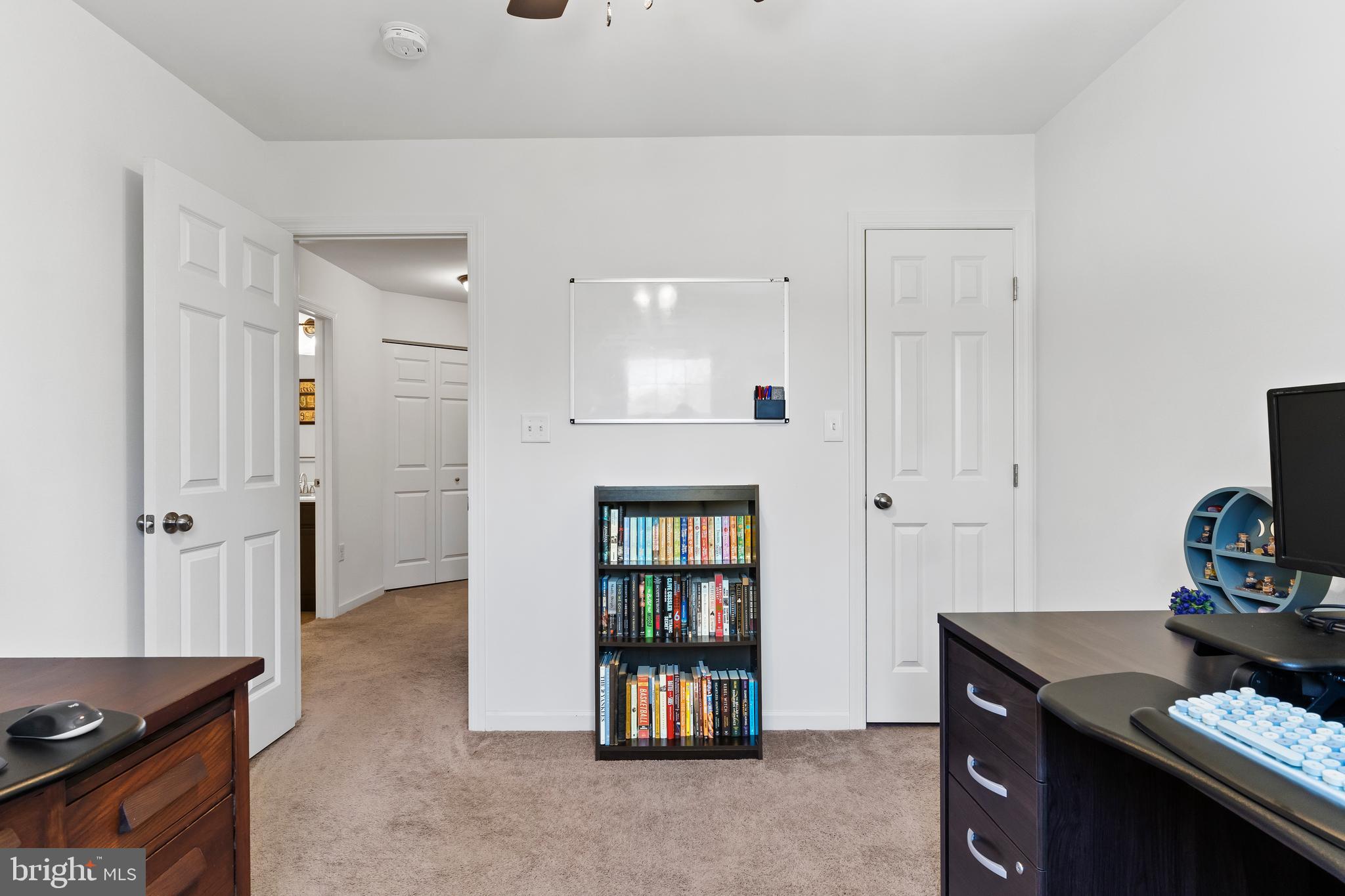 LOCUST RUN - Residential