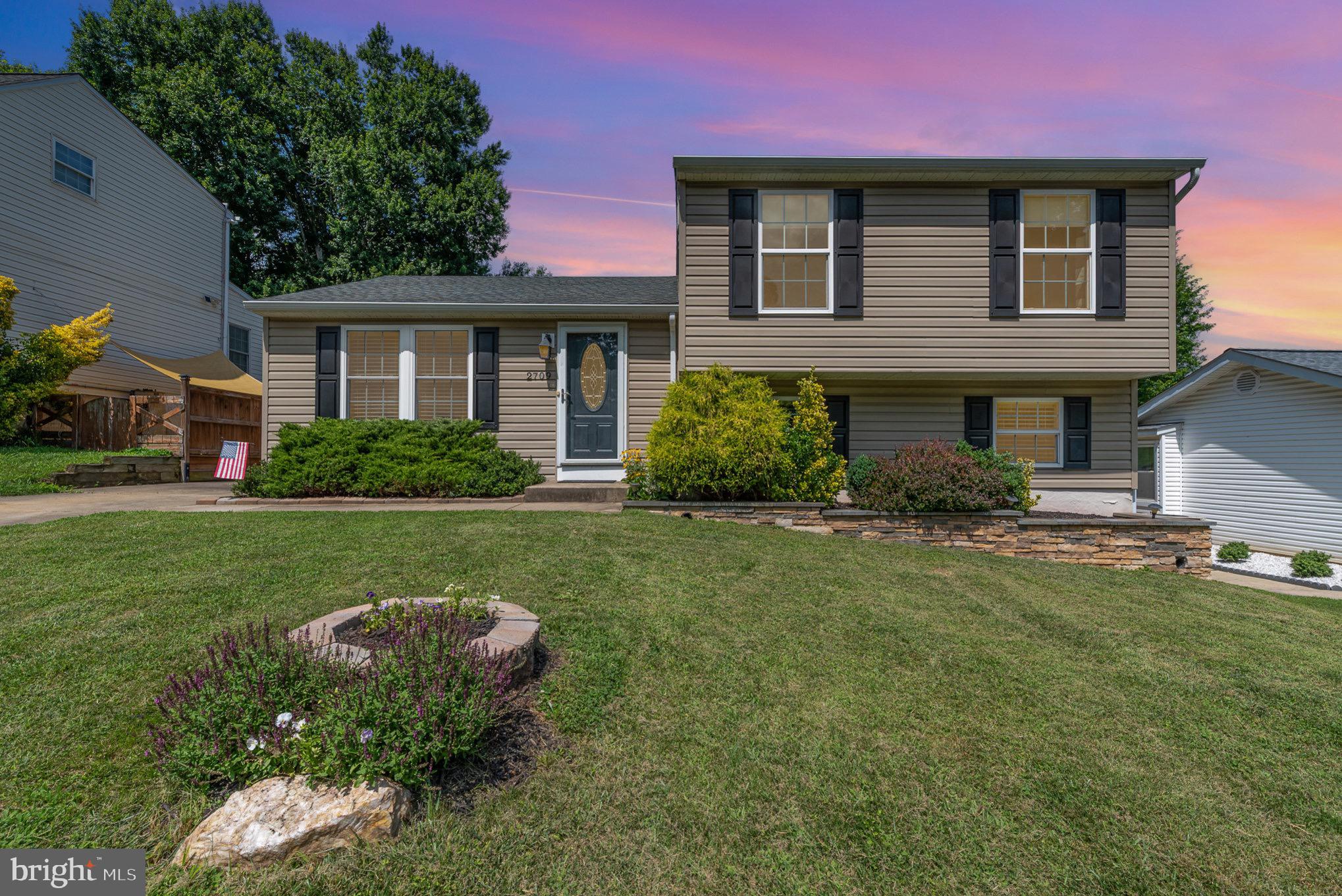 2709 LAUREL VALLEY GARTH