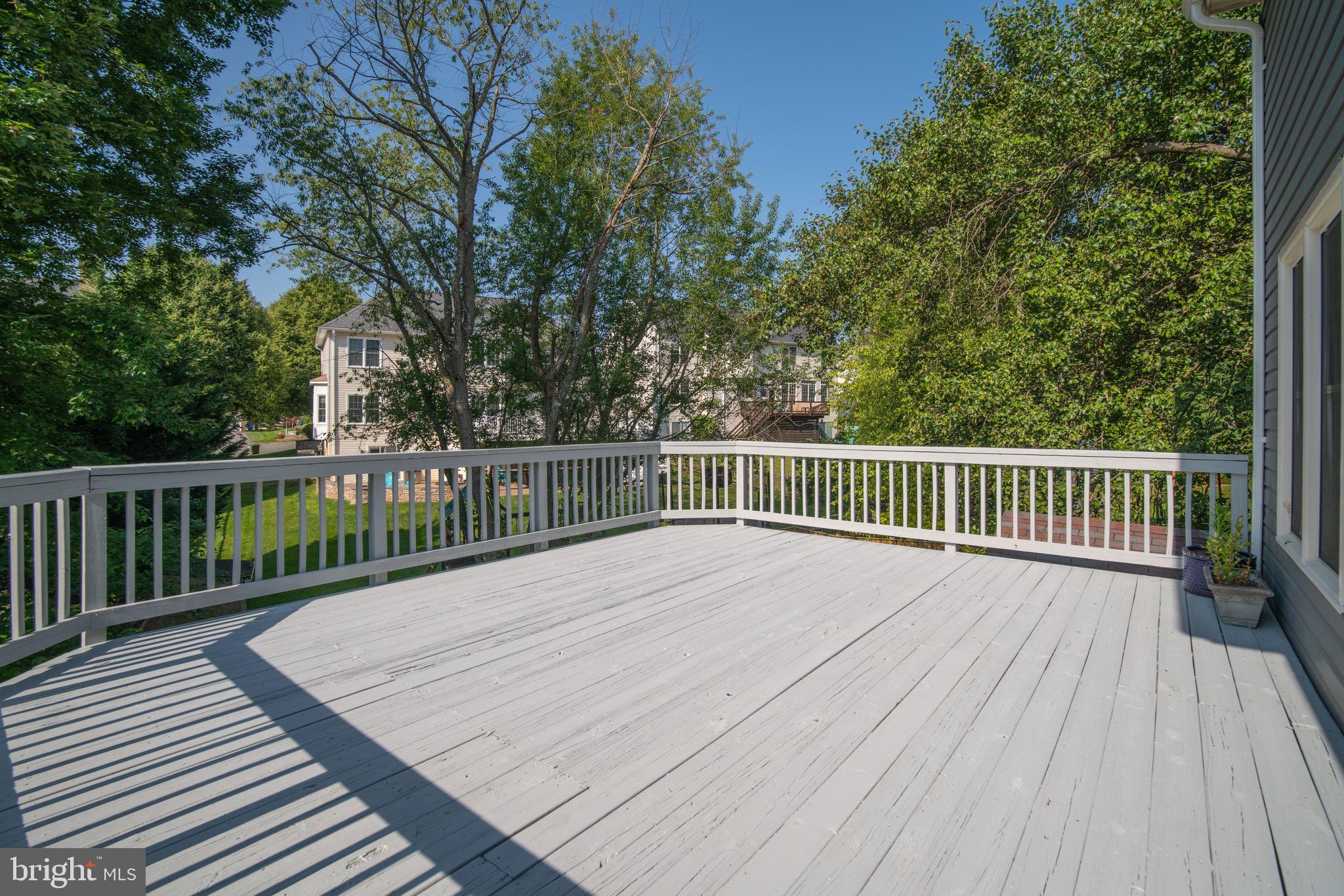 QUINCE ORCHARD KNOLLS - Residential