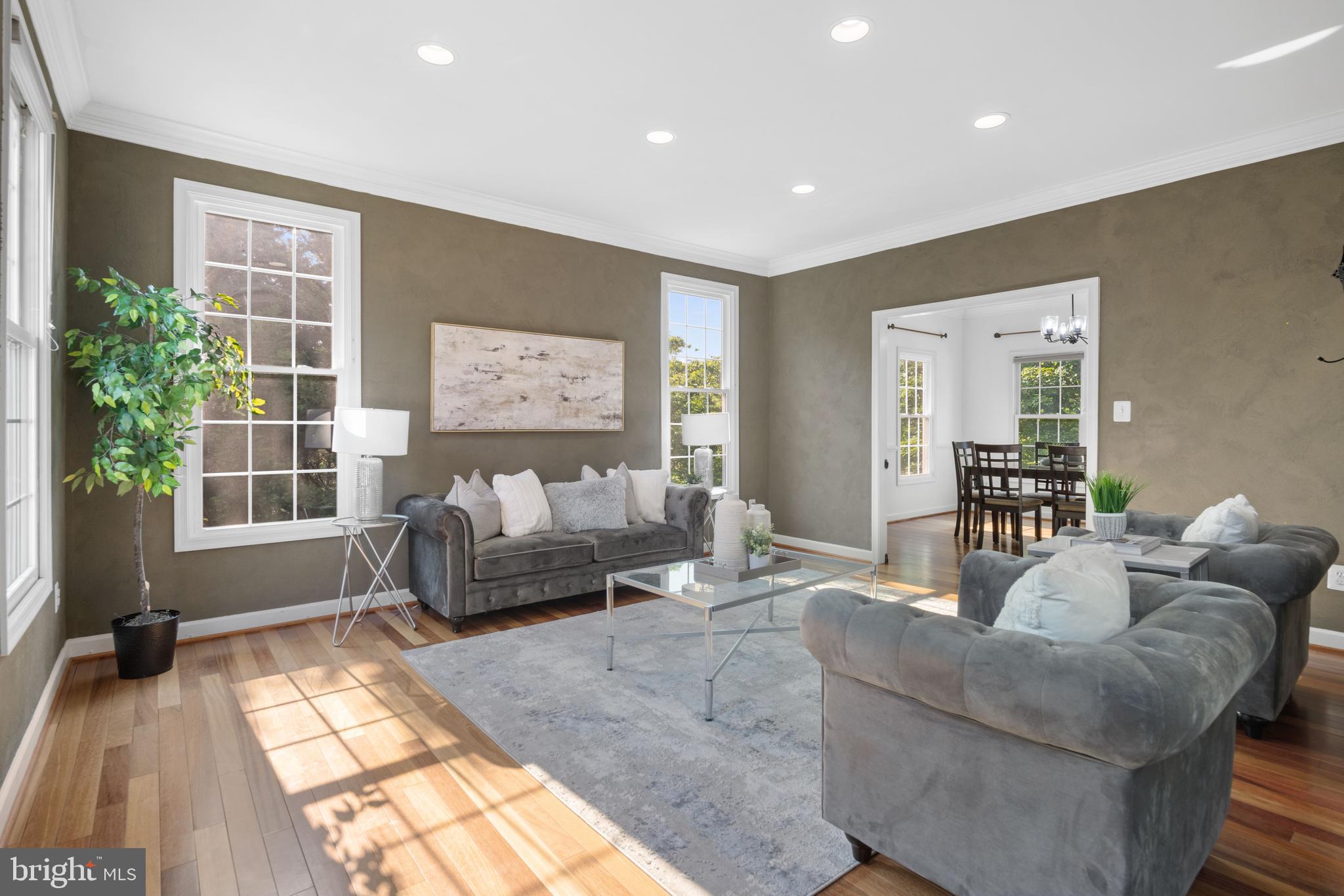 QUINCE ORCHARD KNOLLS - Residential