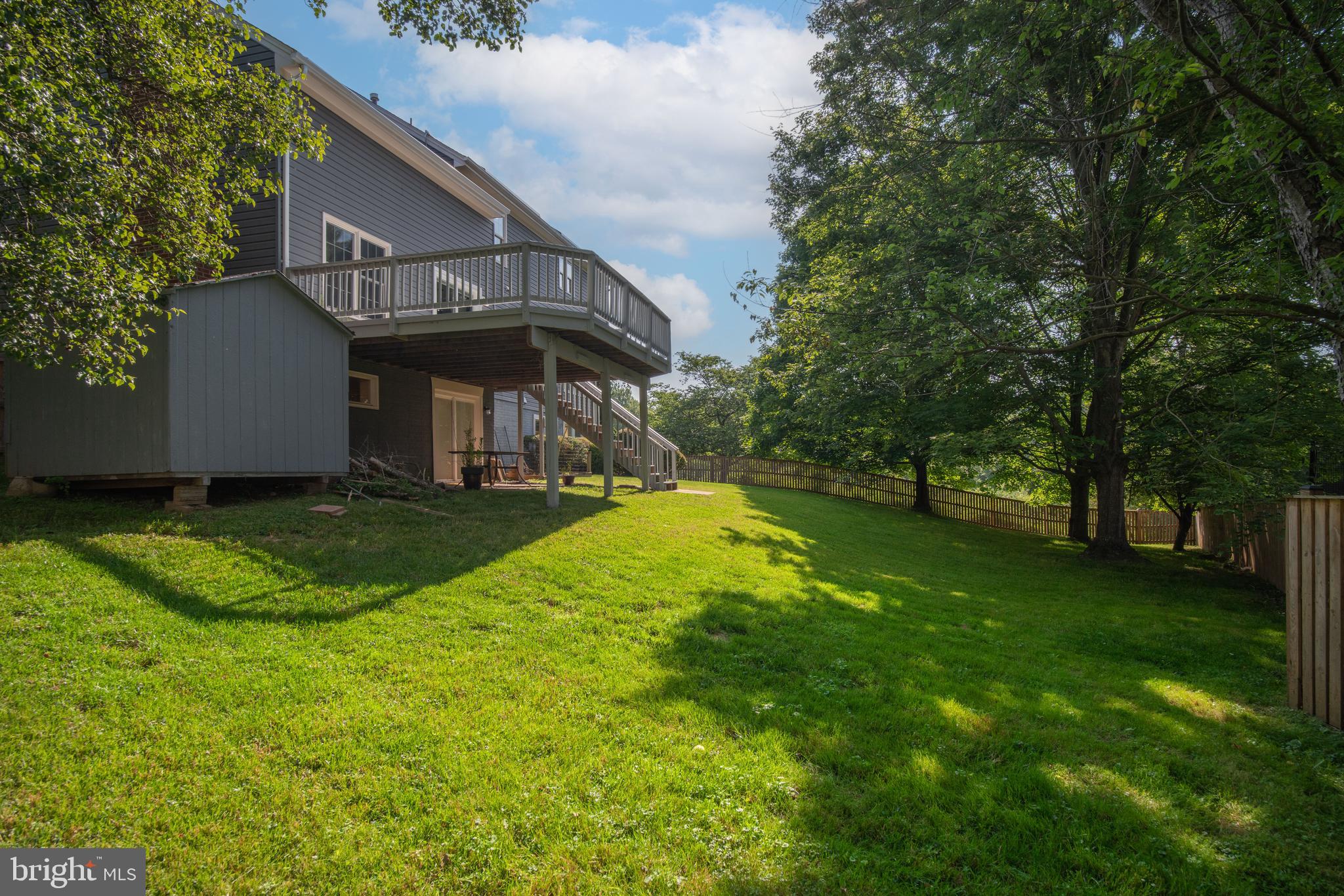 QUINCE ORCHARD KNOLLS - Residential