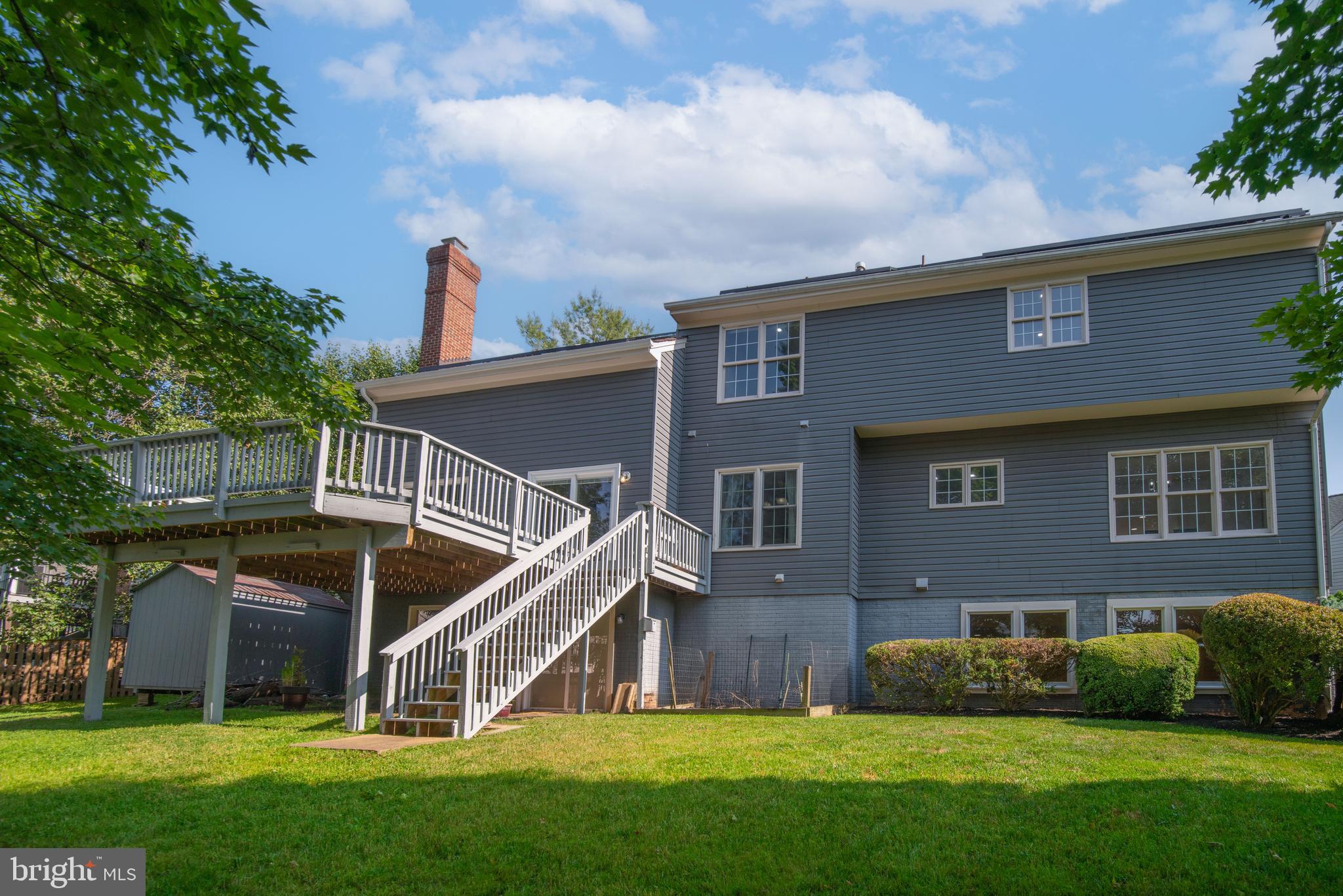 QUINCE ORCHARD KNOLLS - Residential