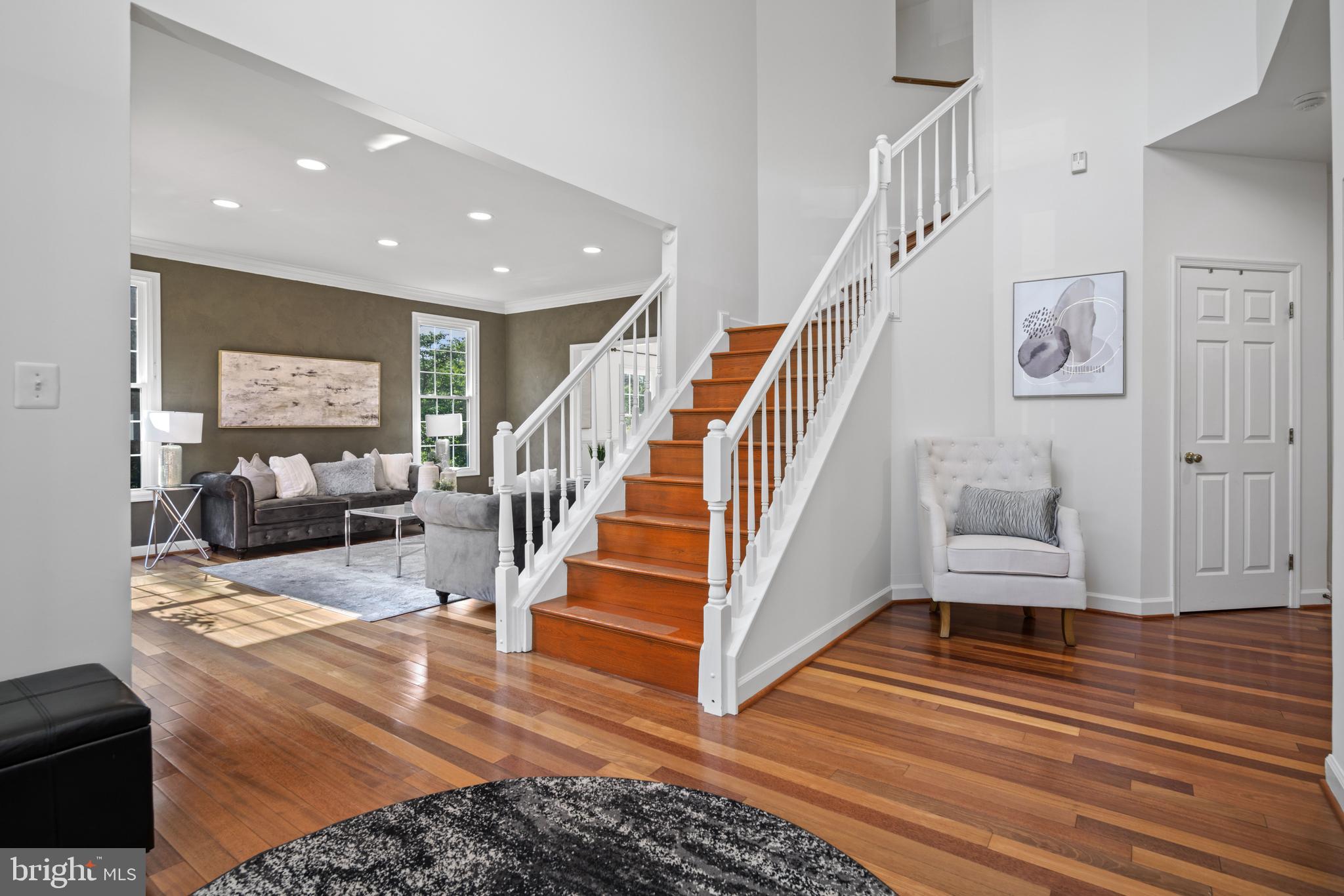 QUINCE ORCHARD KNOLLS - Residential