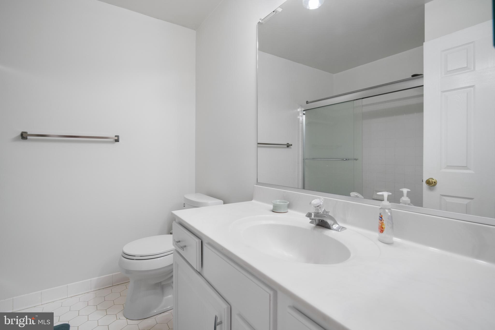 QUINCE ORCHARD KNOLLS - Residential