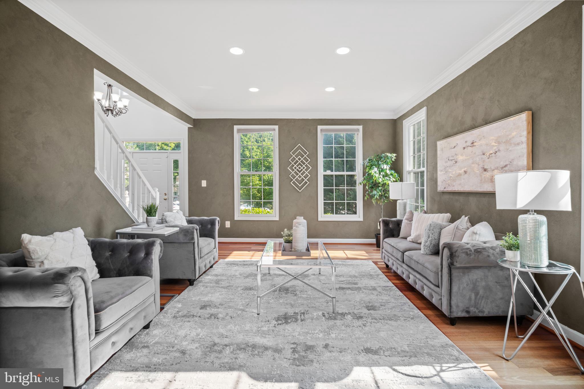 QUINCE ORCHARD KNOLLS - Residential