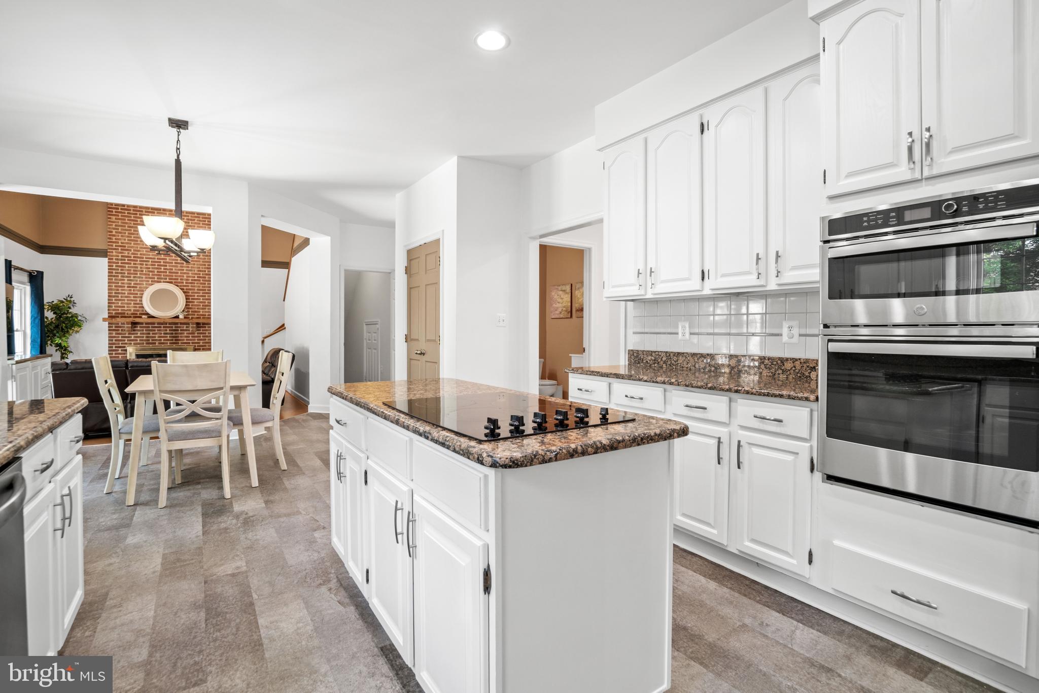 QUINCE ORCHARD KNOLLS - Residential