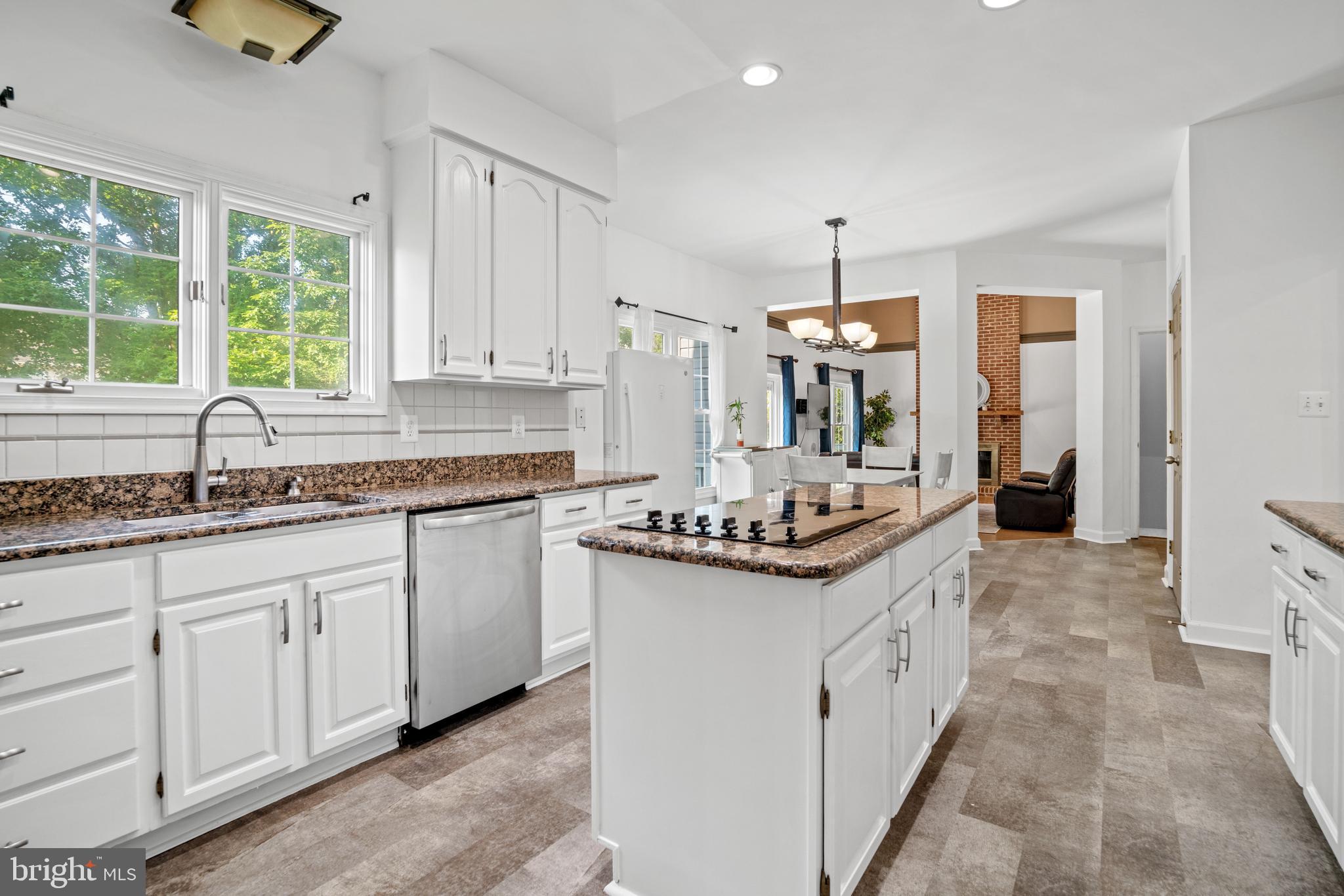 QUINCE ORCHARD KNOLLS - Residential