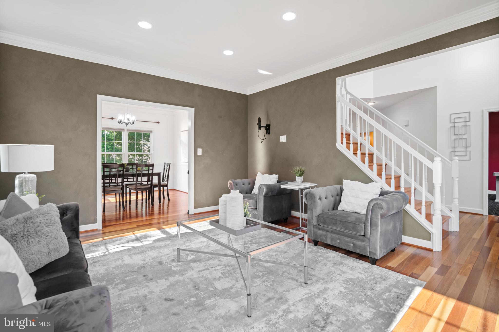 QUINCE ORCHARD KNOLLS - Residential