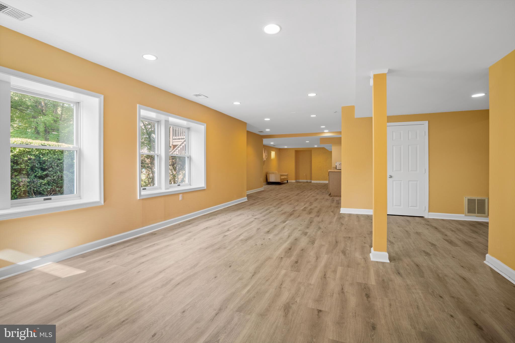 QUINCE ORCHARD KNOLLS - Residential