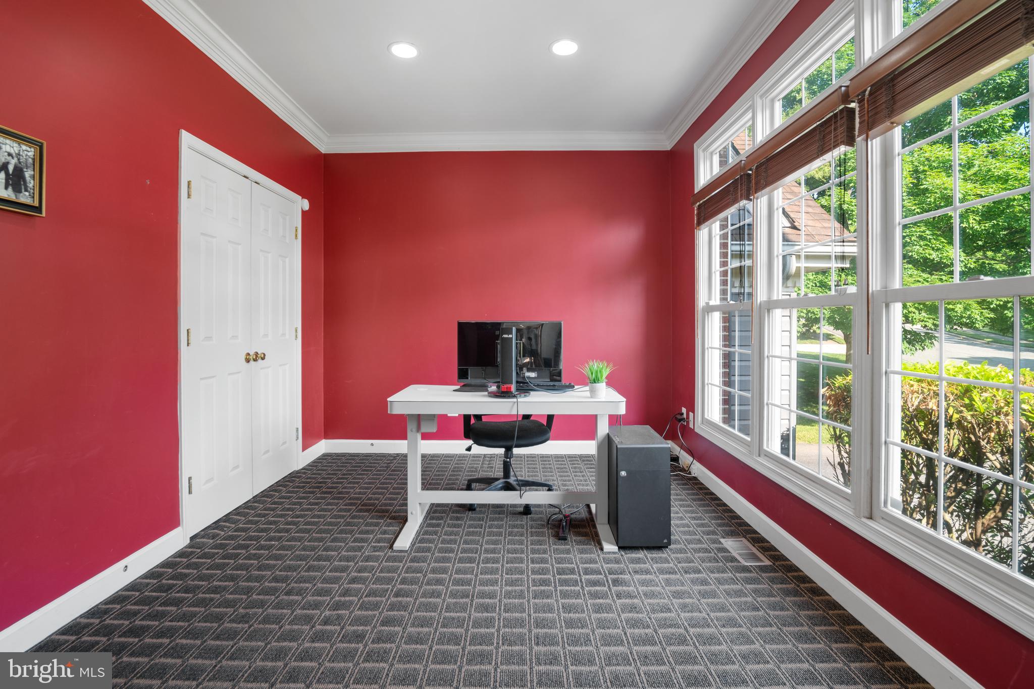 QUINCE ORCHARD KNOLLS - Residential