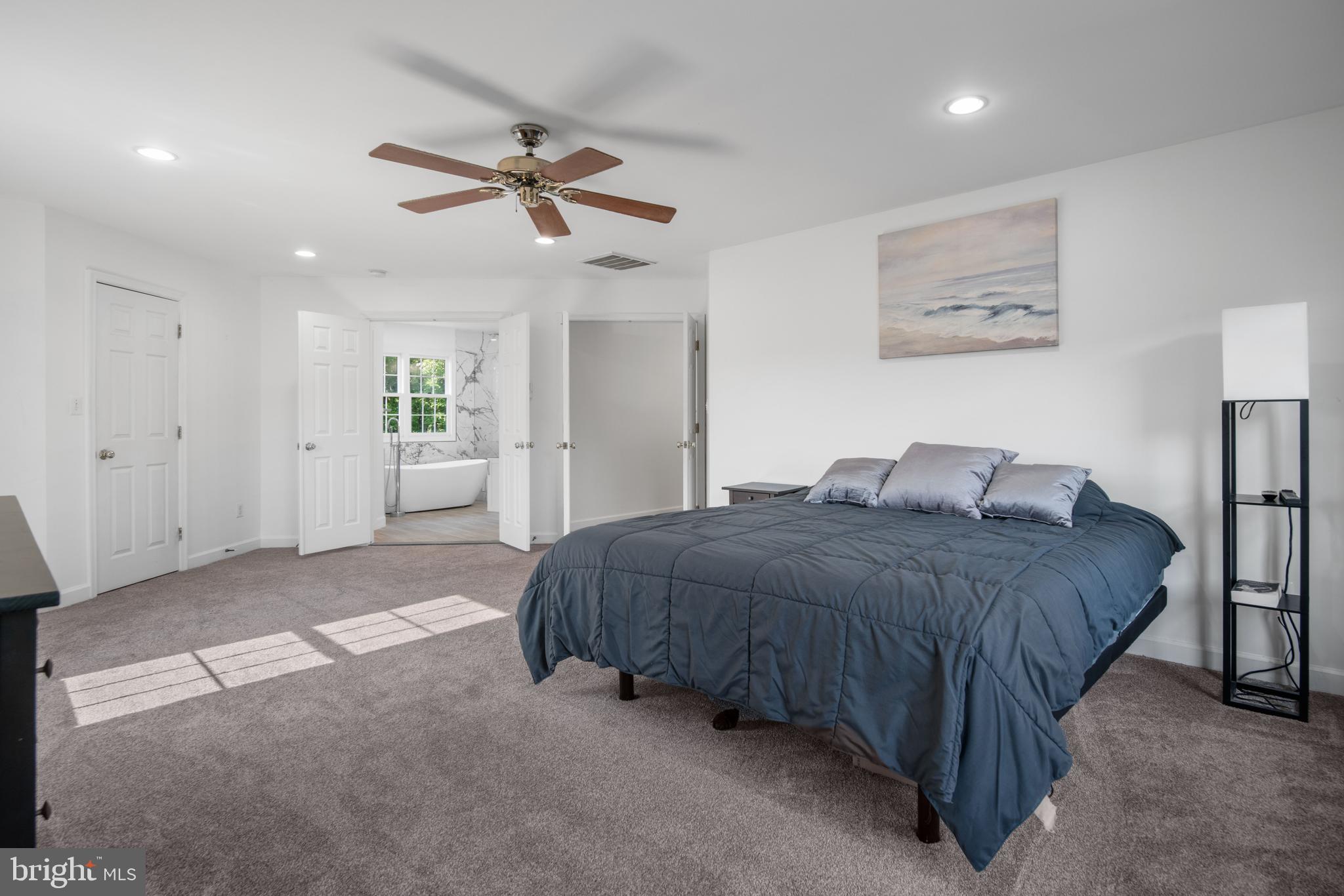 QUINCE ORCHARD KNOLLS - Residential