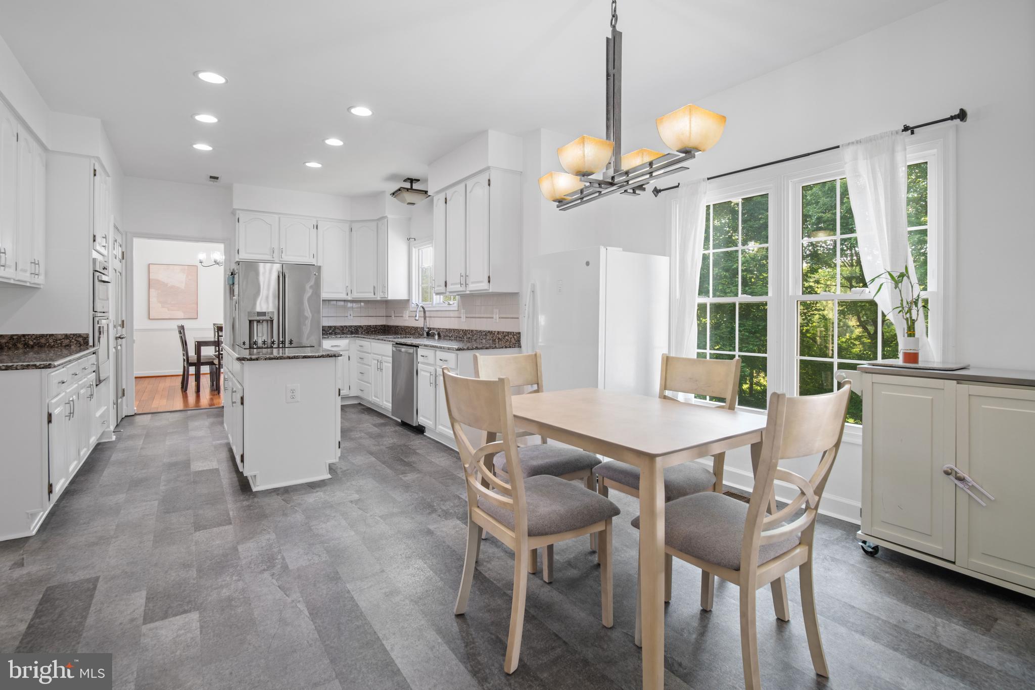 QUINCE ORCHARD KNOLLS - Residential