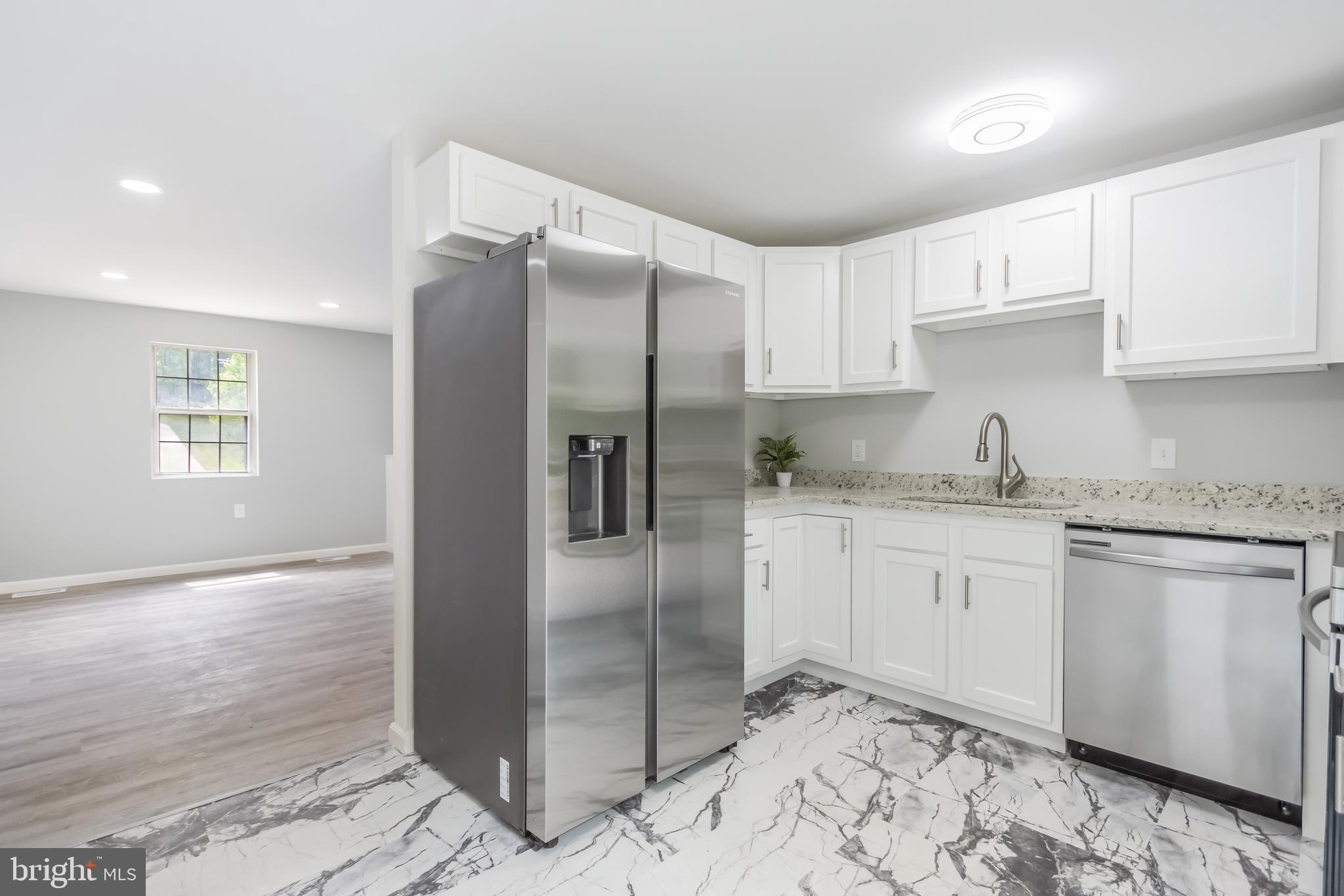 WHISPERING WOODS - Residential